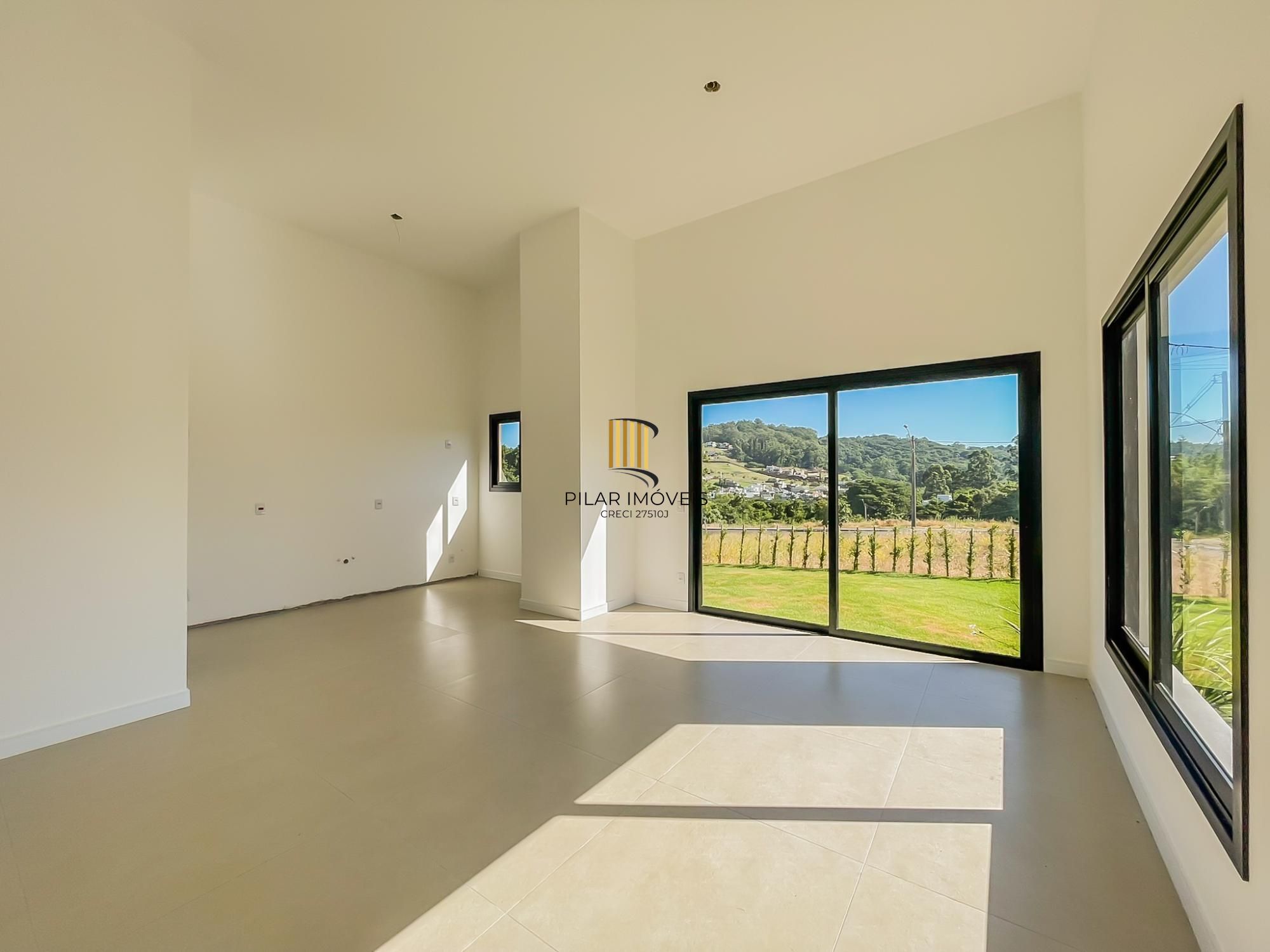 Casa térrea com 100m² privativo, em condomínio fechado na Estrada Jorge Pereira Nunes