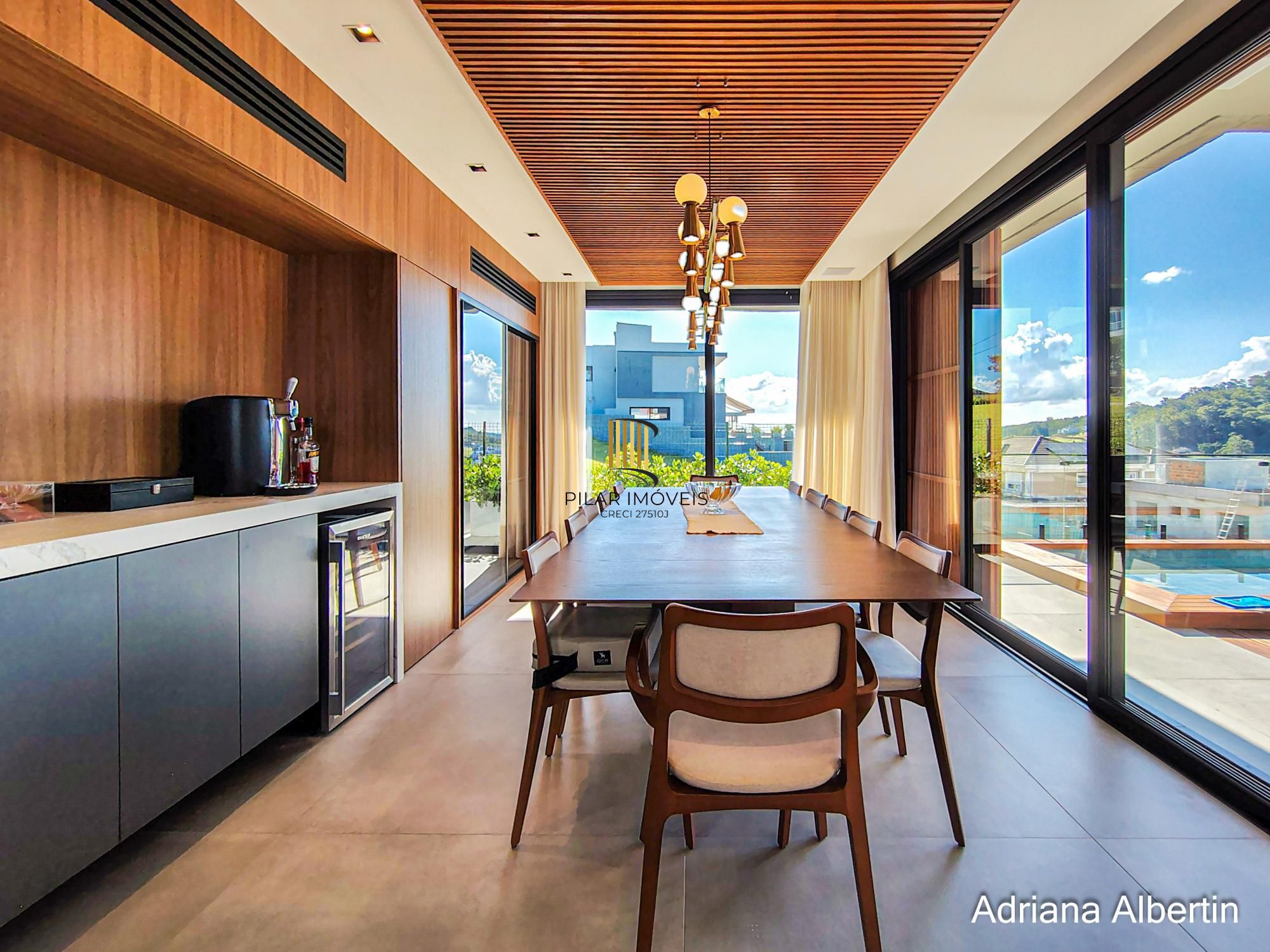 Casa com 4 suítes e escritório - Alphaville Porto Alegre