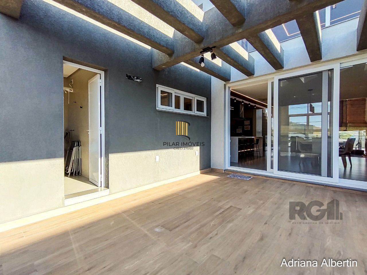 Casa Condominio para Venda - 287.21m², 3 dormitórios, sendo 3 suites, 2 vagas - Alphaville