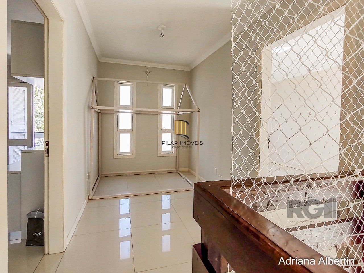 Casa 3 dormitórios no bairro Guarujá