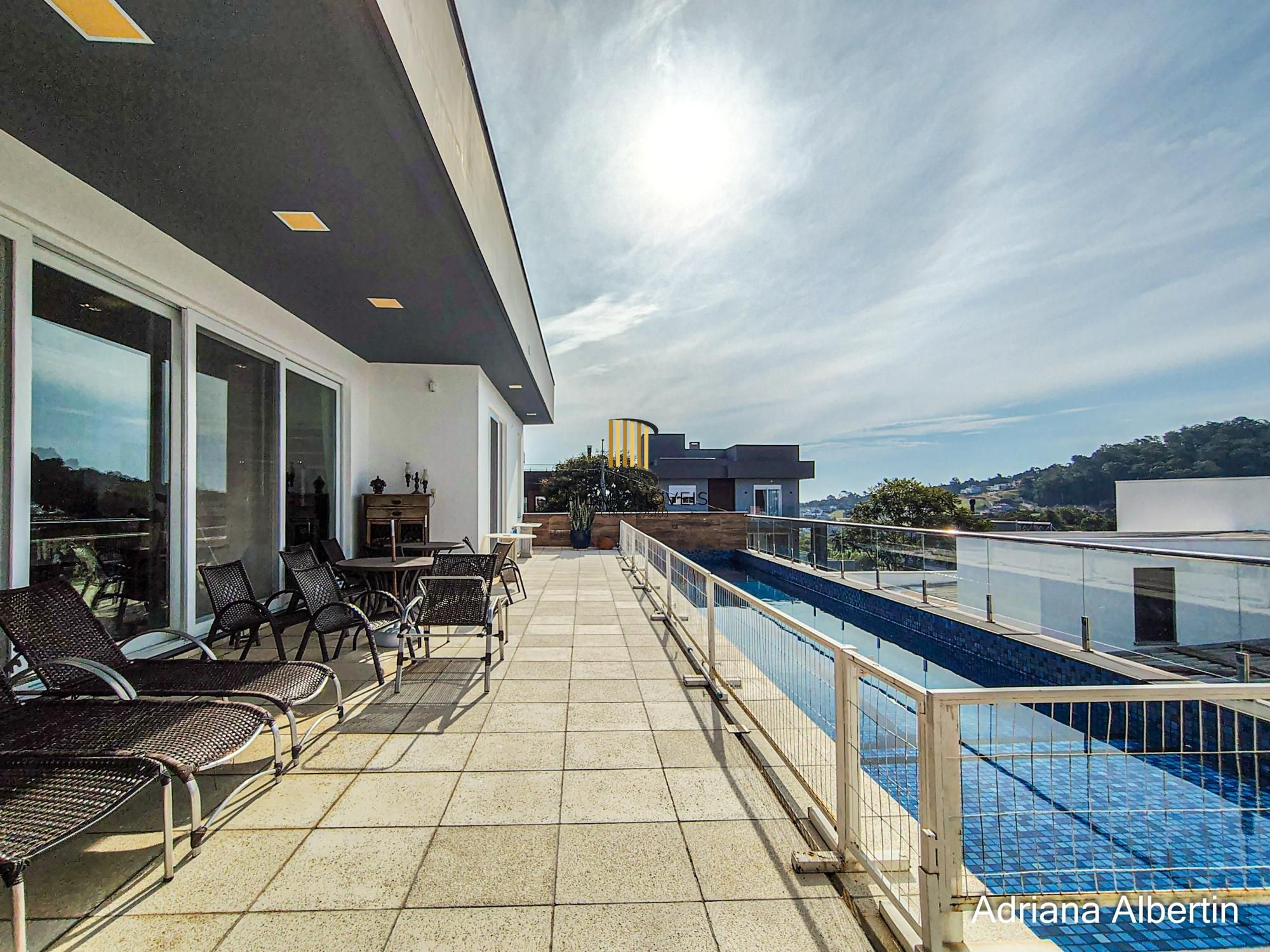 Casa com 660m² no Alphaville Porto Alegre para quem quer espaço, vista e personalidade — sem cair no padrão genérico