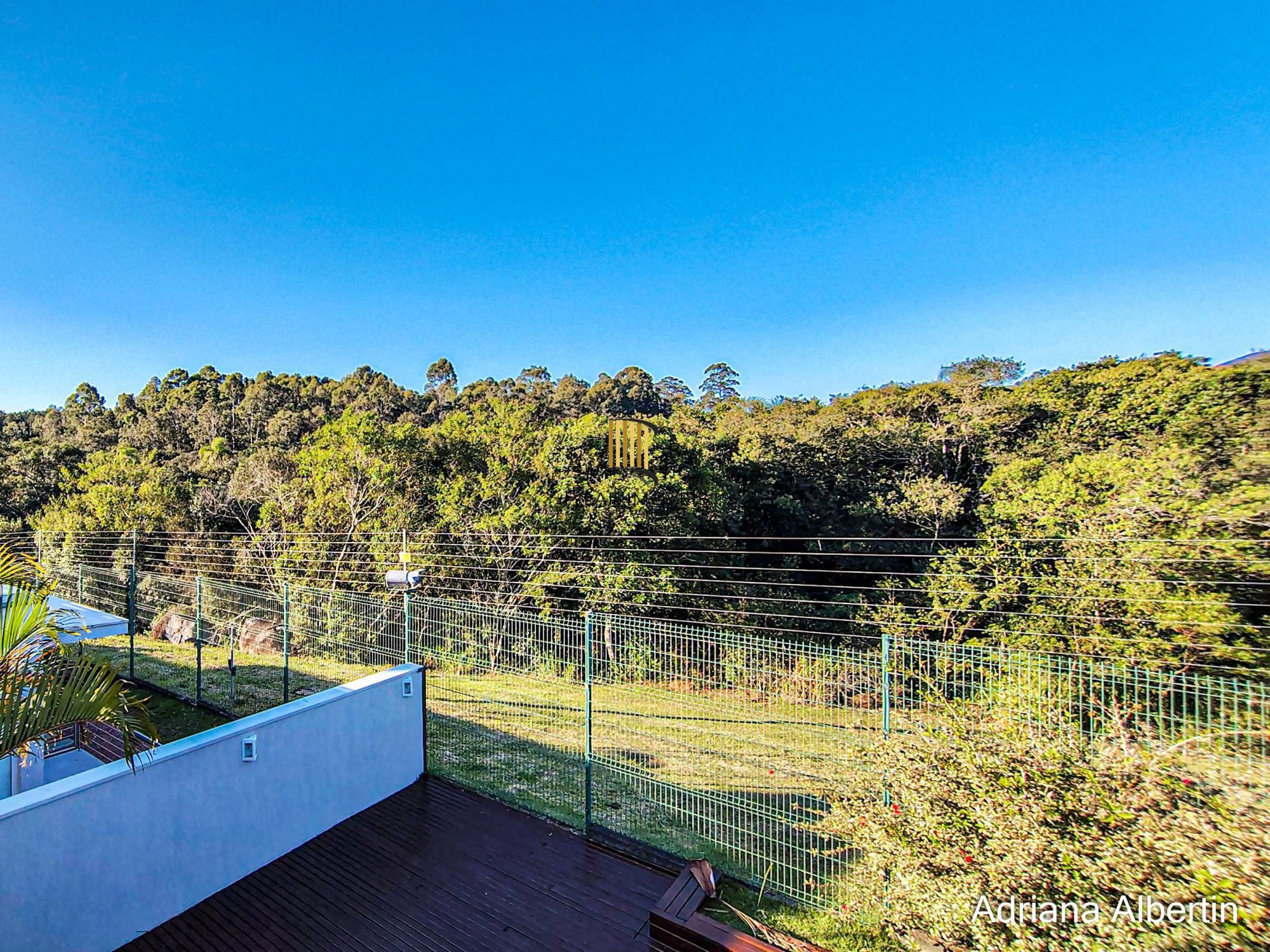 ALPHAVILLE PORTO ALEGRE | CASA COM FUNDOS PARA APP E ÁREA EXTERNA COMPLETA