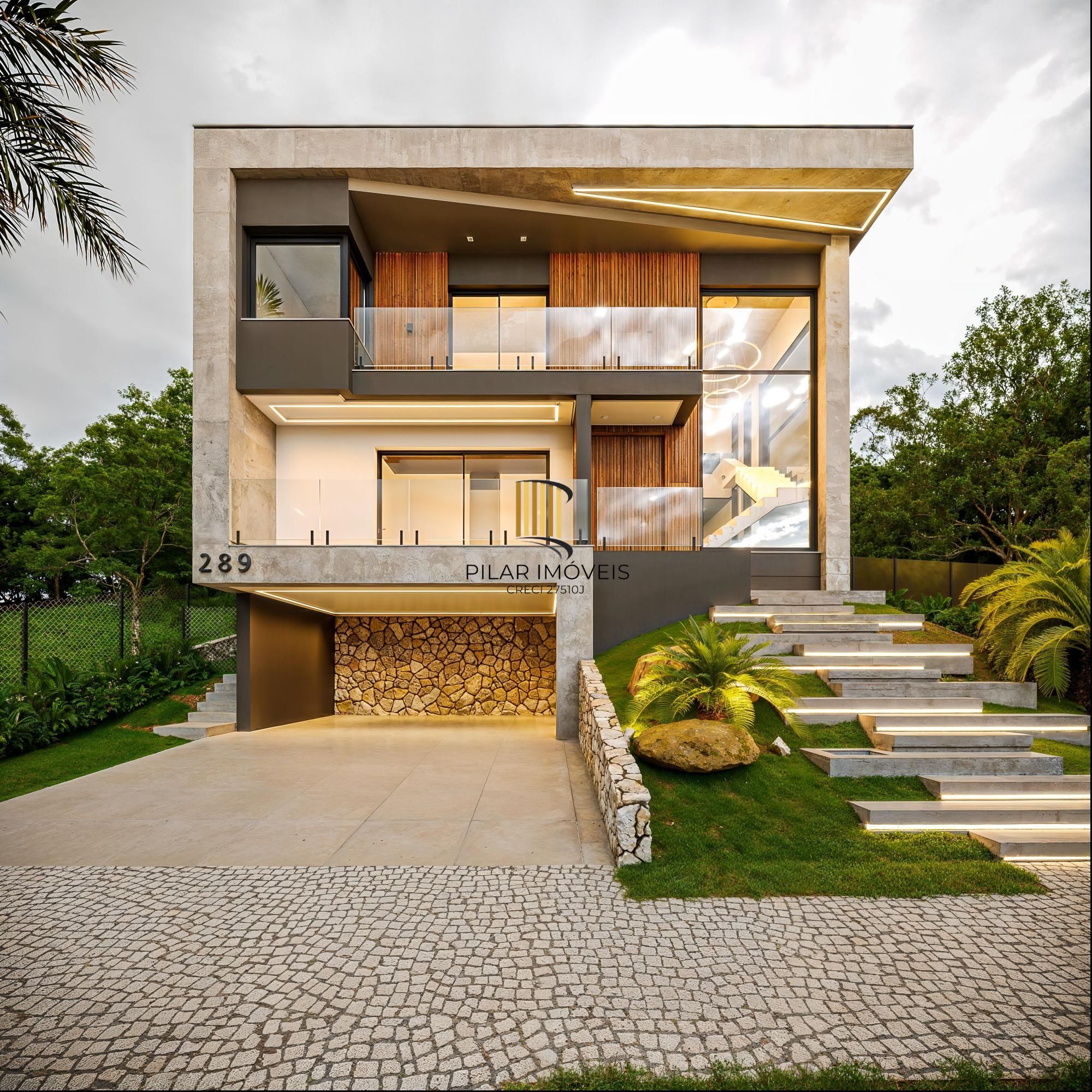 Casa em condomínio no Alphaville com 4 suítes e área gourmet