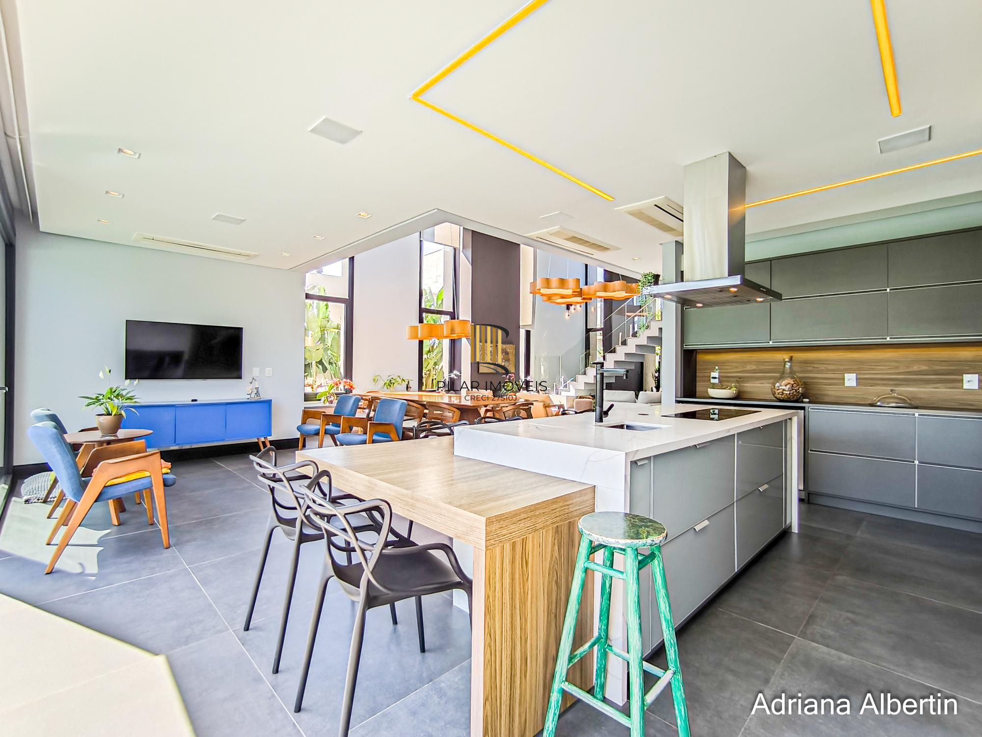 Casa de Condomínio 3 dormitórios no bairro Alphaville