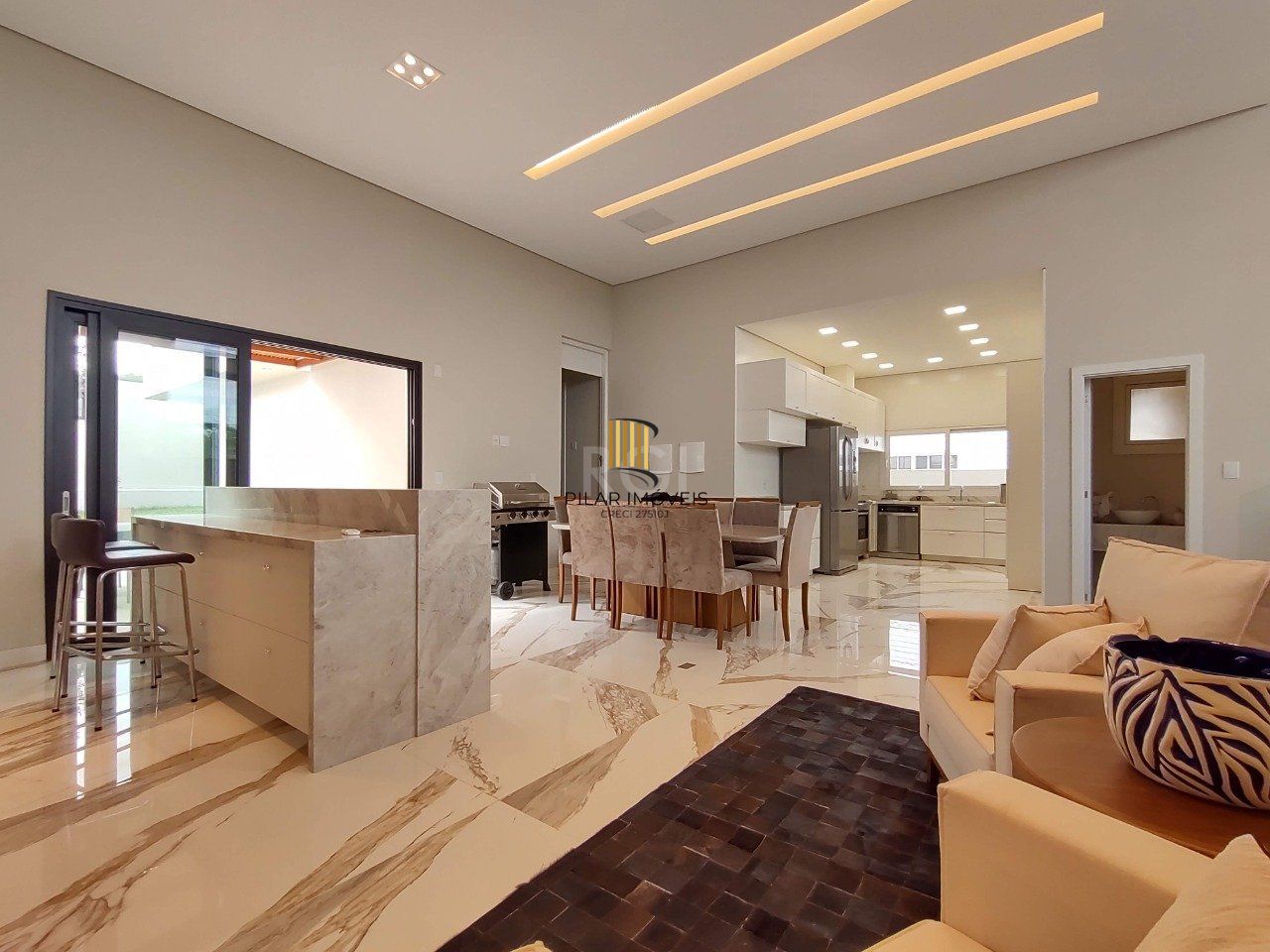 Casa de Condomínio 3 dormitórios no bairro Alphaville