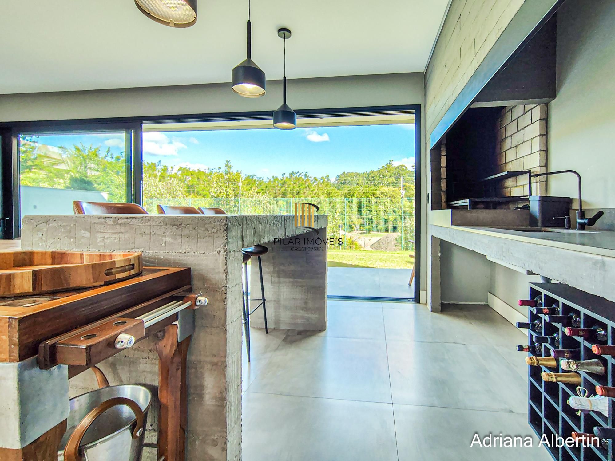 Casa em condomínio na Estrada das Três Meninas com 3 suítes