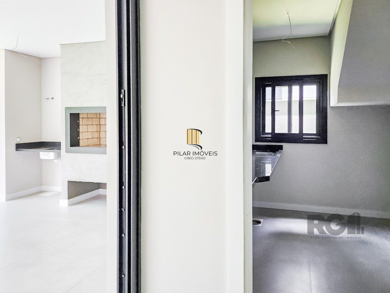 Casa Condominio para Venda - 349m², 3 dormitórios, sendo 3 suites, 2 vagas - Alphaville