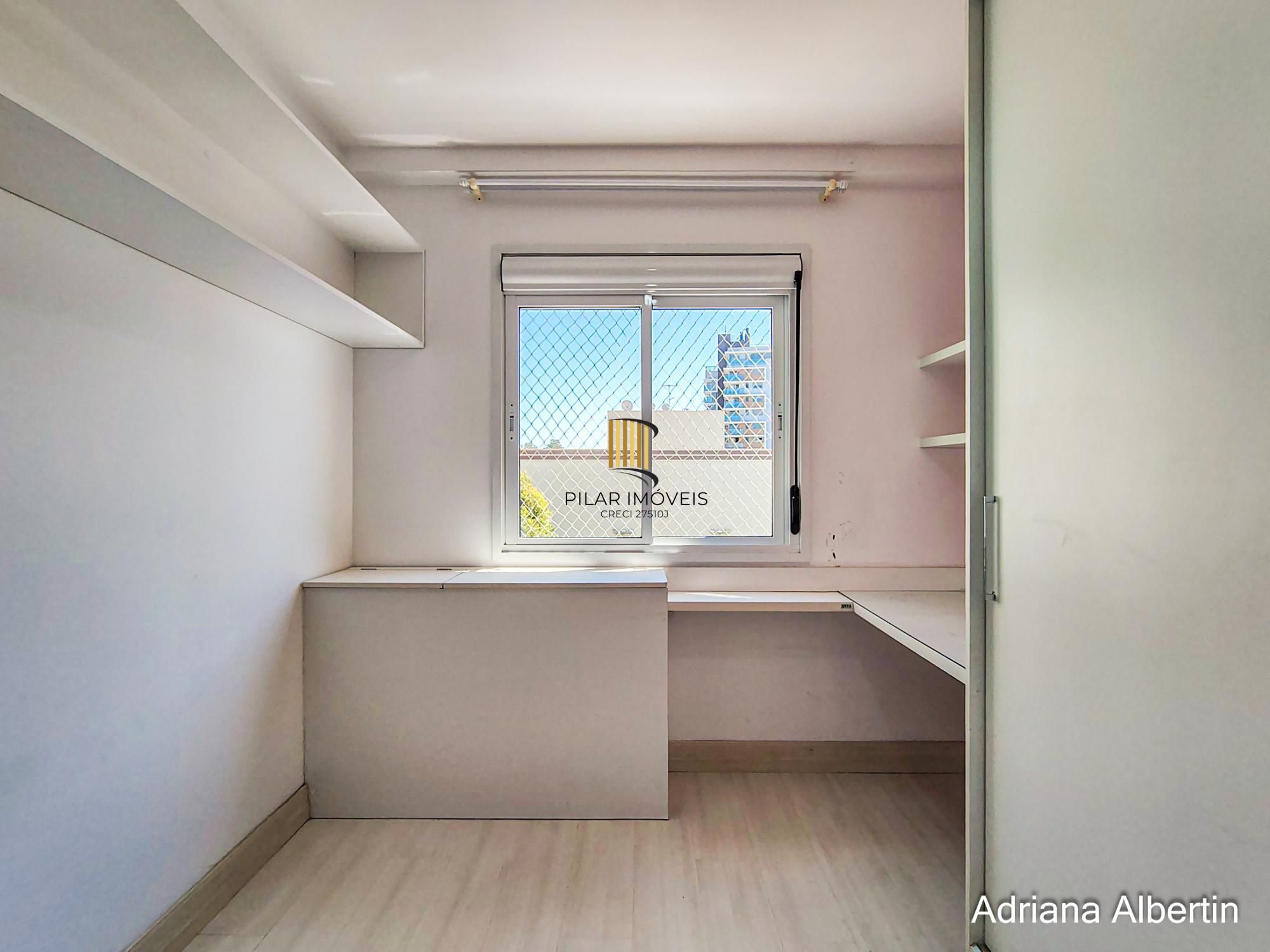 Apartamento ensolarado na Rua Luis Luz com ótima localização!