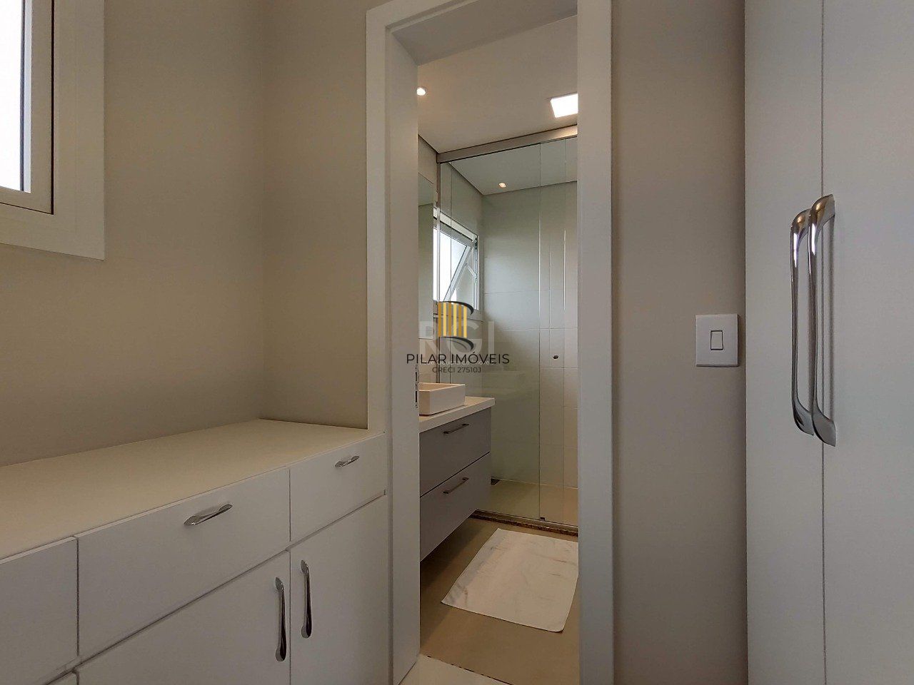 Casa de Condomínio 3 dormitórios no bairro Alphaville