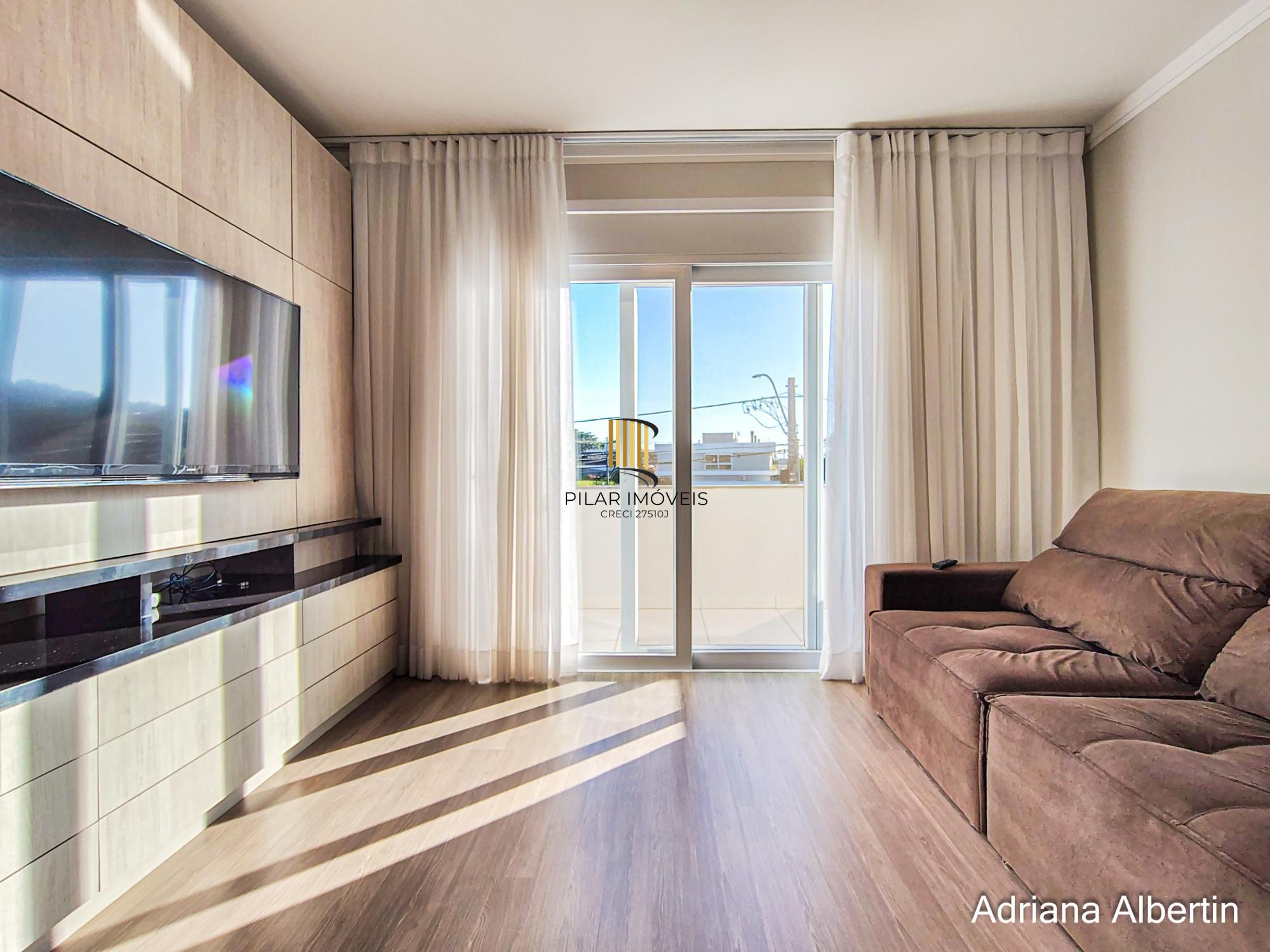 ALPHAVILLE PORTO ALEGRE | CASA COM FUNDOS PARA APP E ÁREA EXTERNA COMPLETA