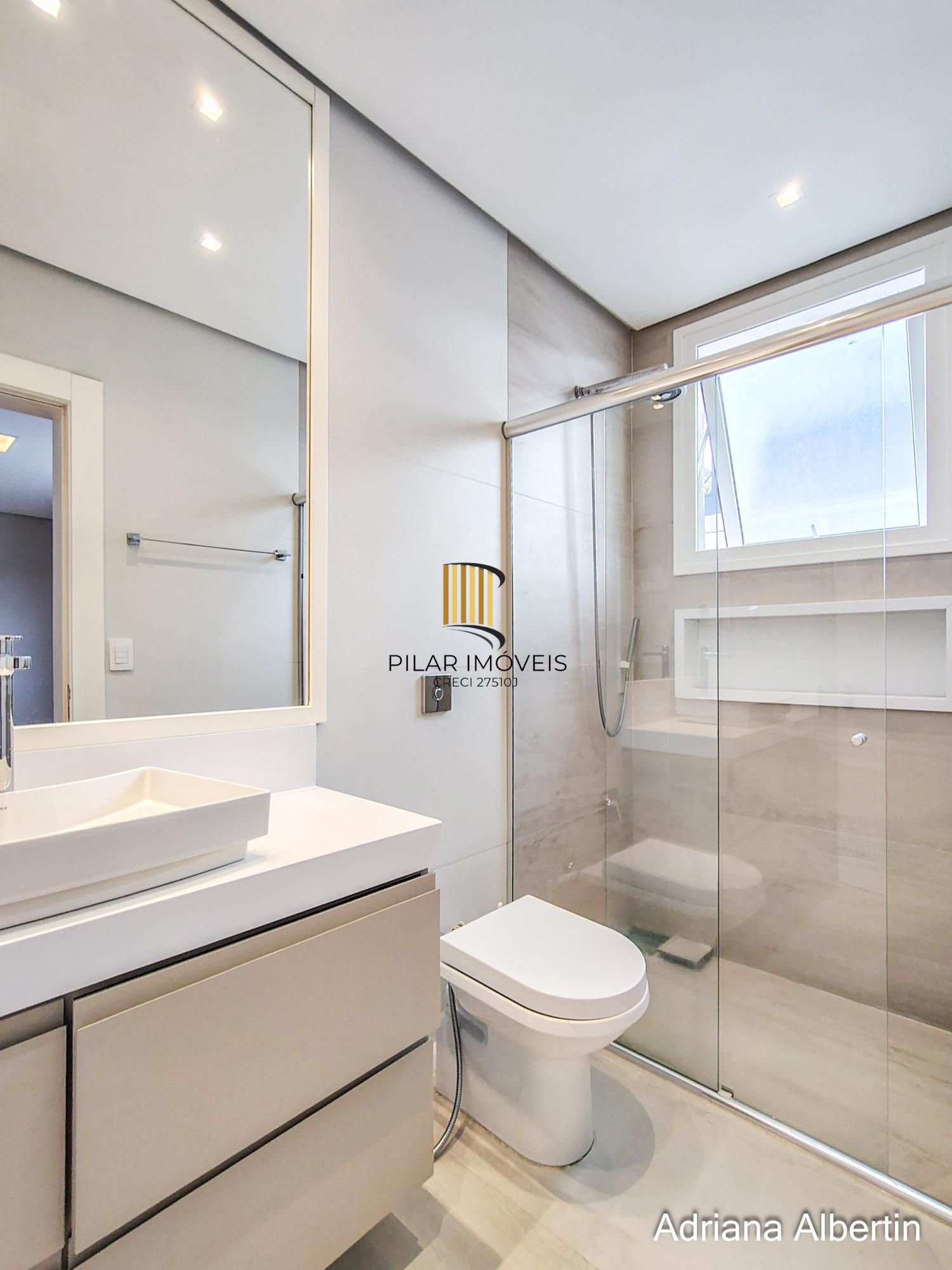 Casa com 400m² e 4 suítes