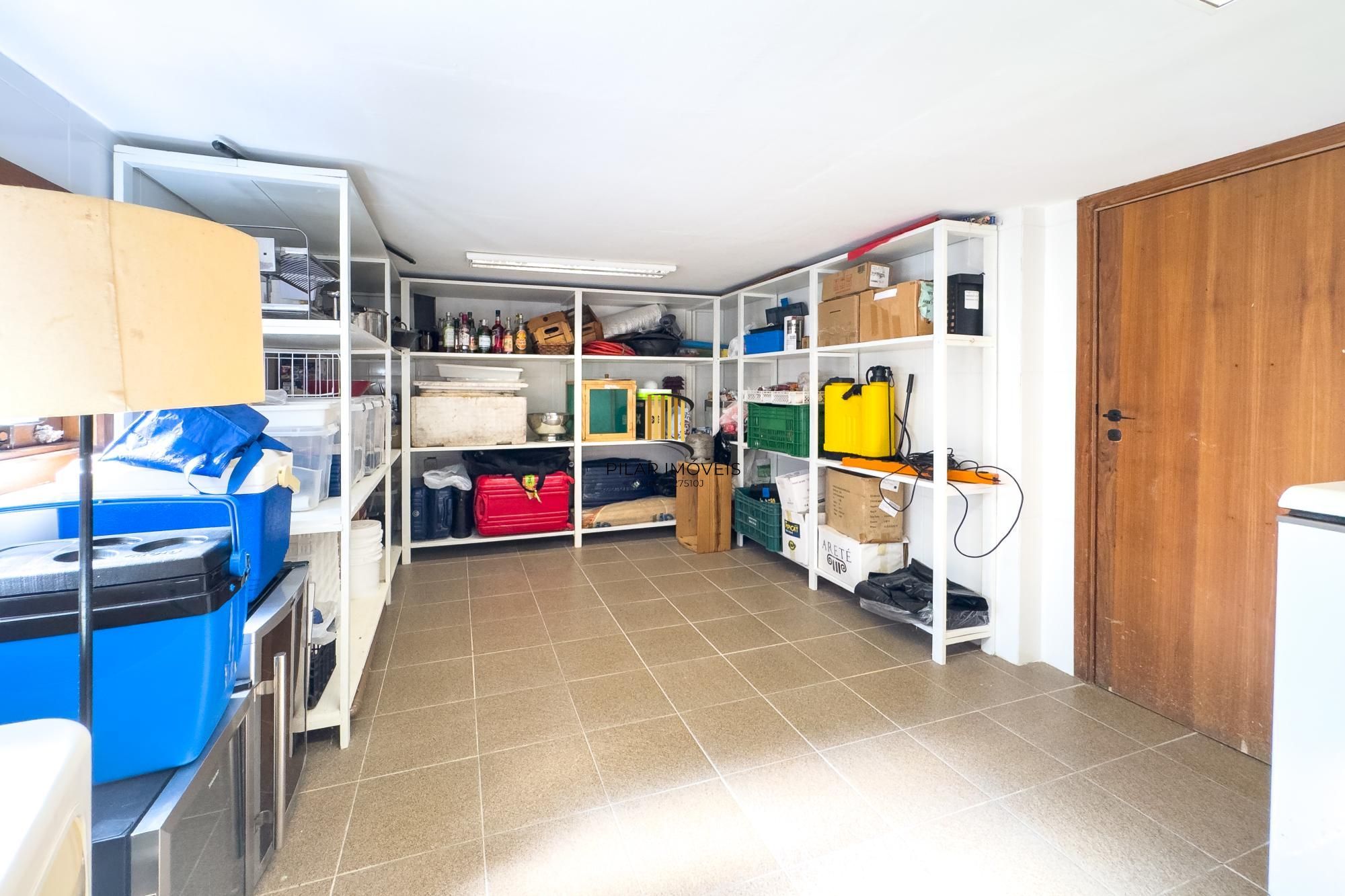 Casa no Parque Knorr com 3 dormitórios e piscina aquecida