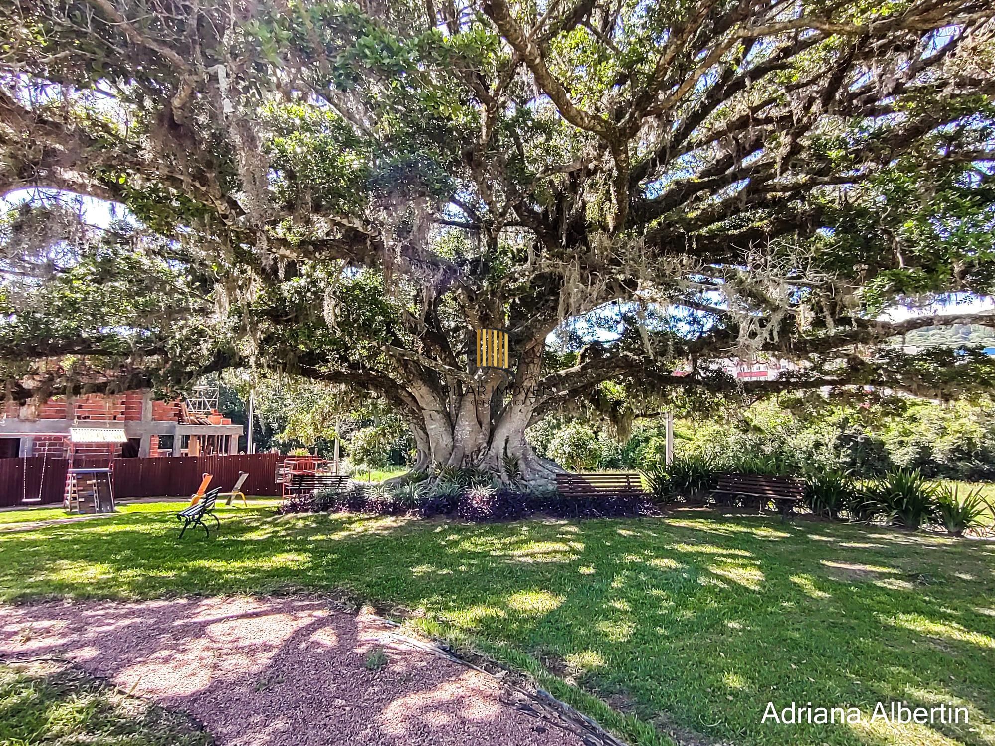 Casa térrea com 100m² privativo, em condomínio fechado na Estrada Jorge Pereira Nunes