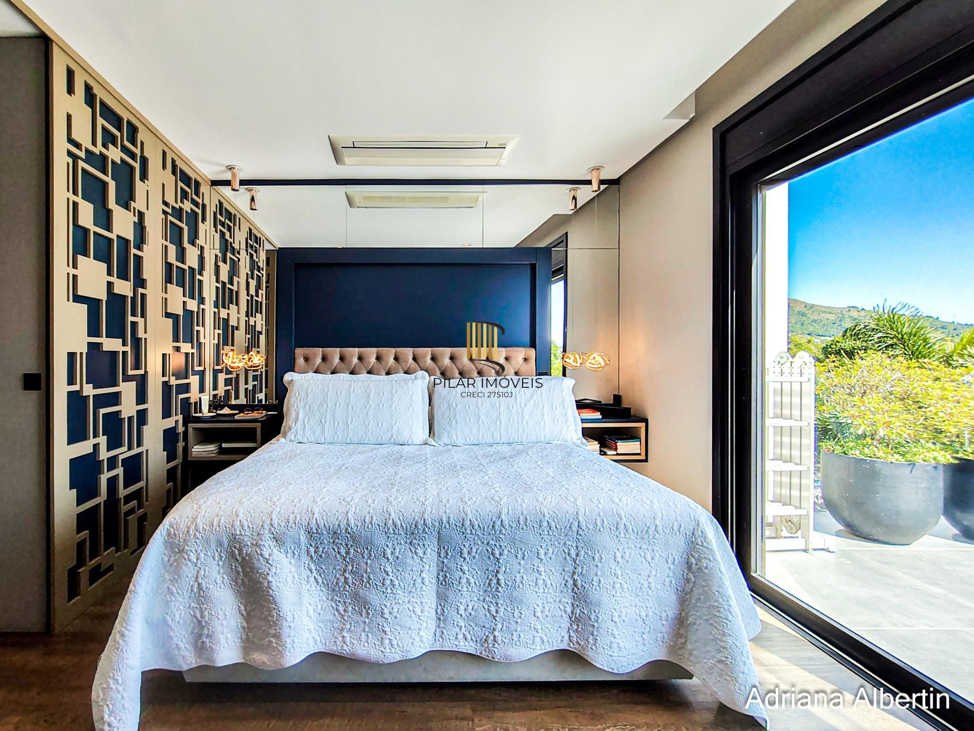 Casa de Condomínio 3 dormitórios no bairro Alphaville