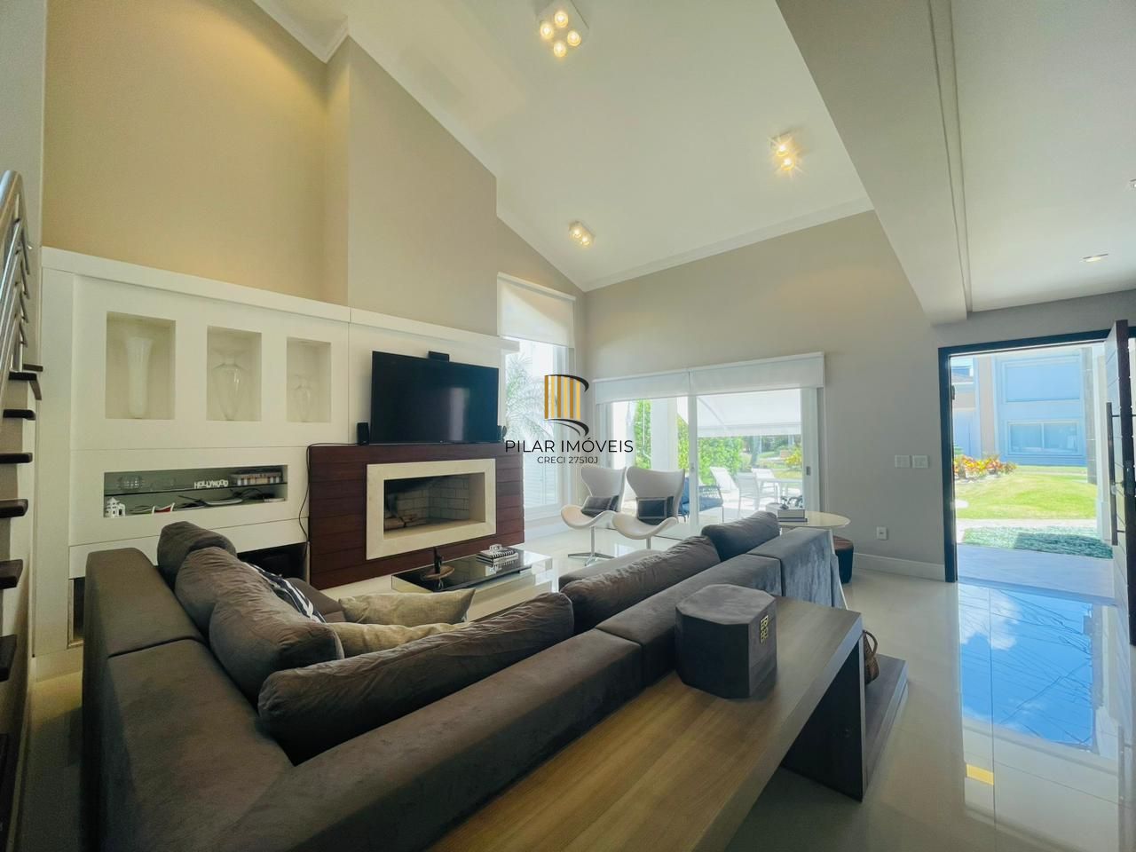 Casa de Condomínio 5 dormitórios no bairro Maristela