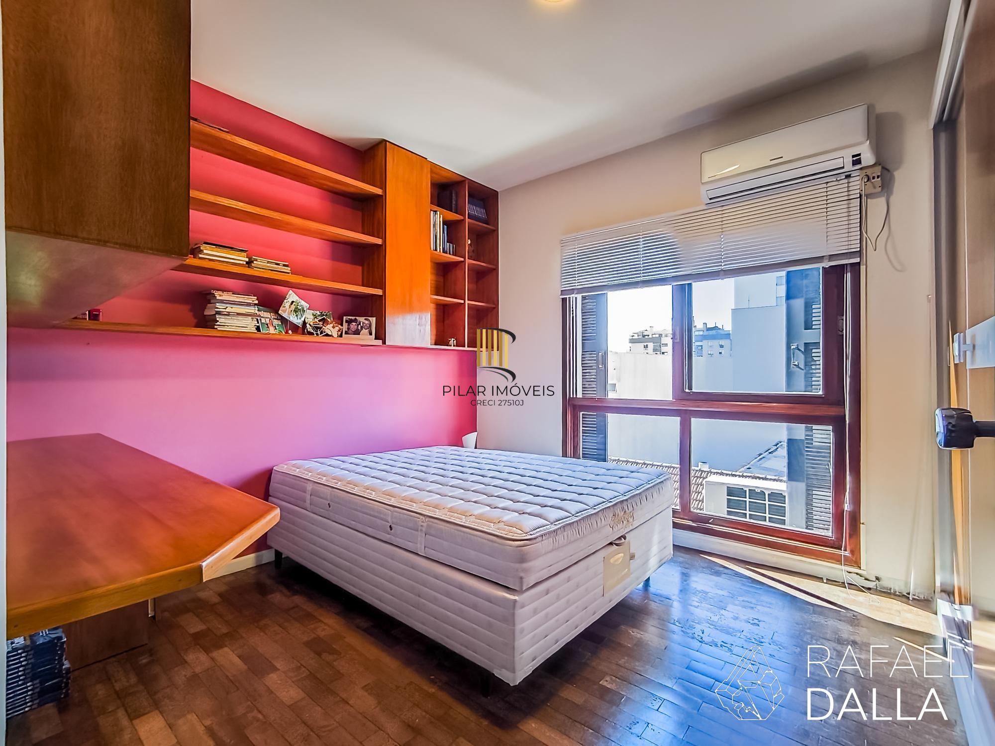 Apartamento de 3 dormitórios com suíte, vaga e portaria 24h na Protásio Alves