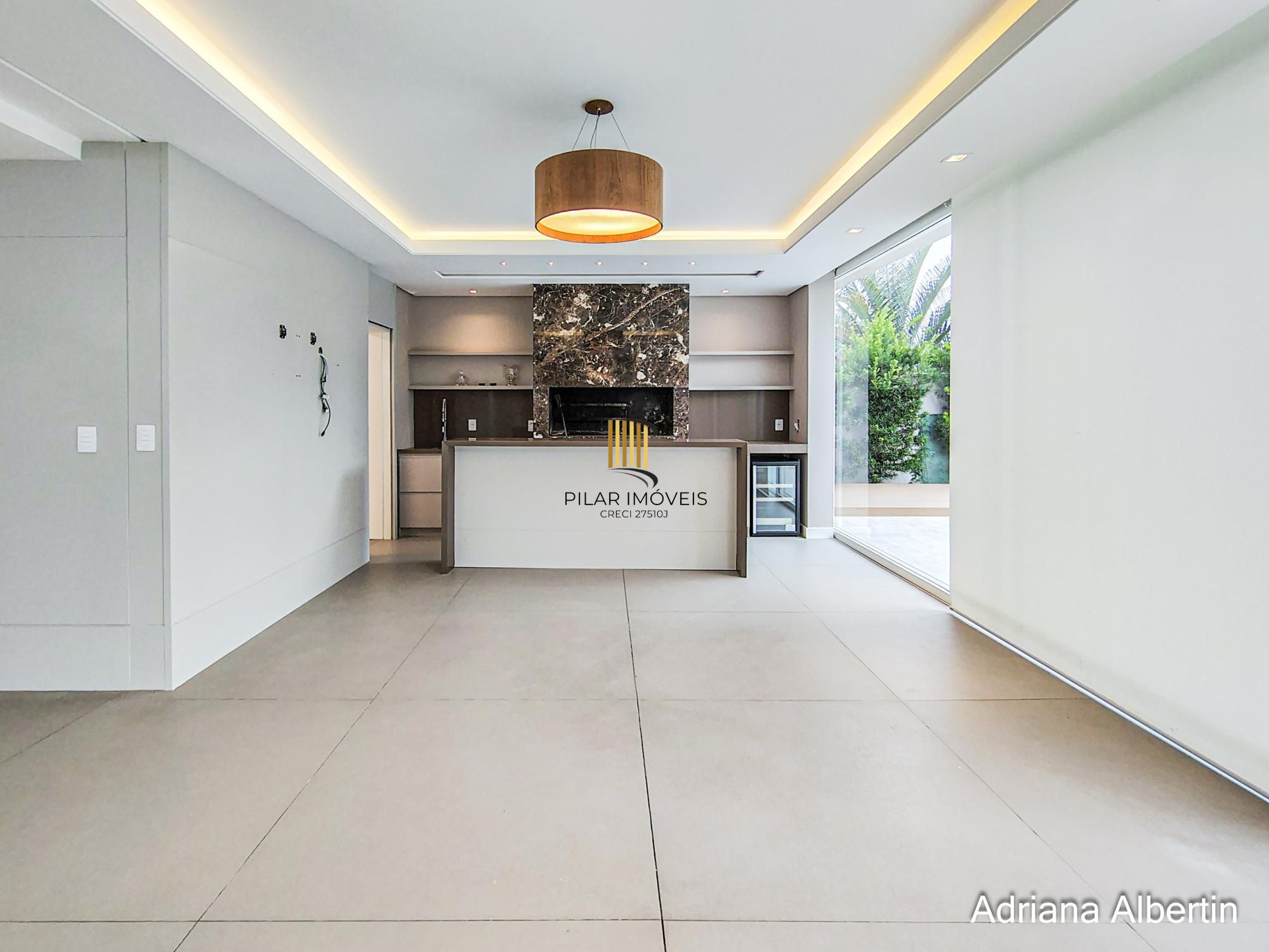 Casa com 400m² e 4 suítes