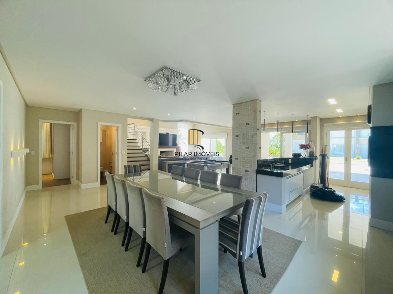 Casa de Condomínio 5 dormitórios no bairro Maristela