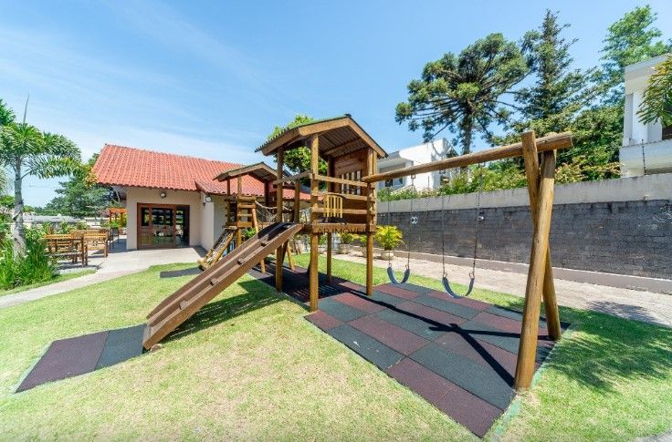 Casa de Condomínio 4 dormitórios no bairro Pedra Redonda