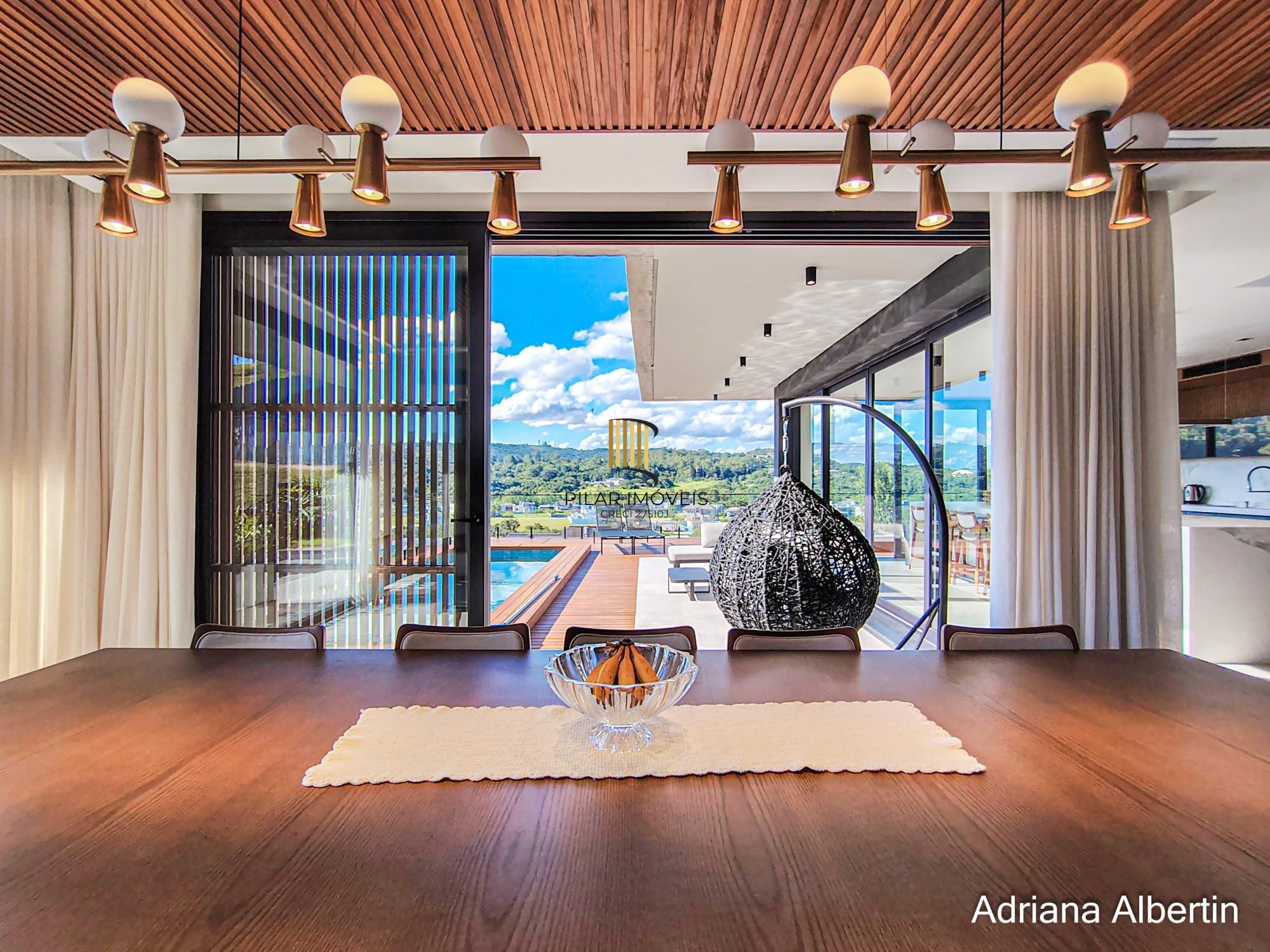 Casa com 4 suítes e escritório - Alphaville Porto Alegre