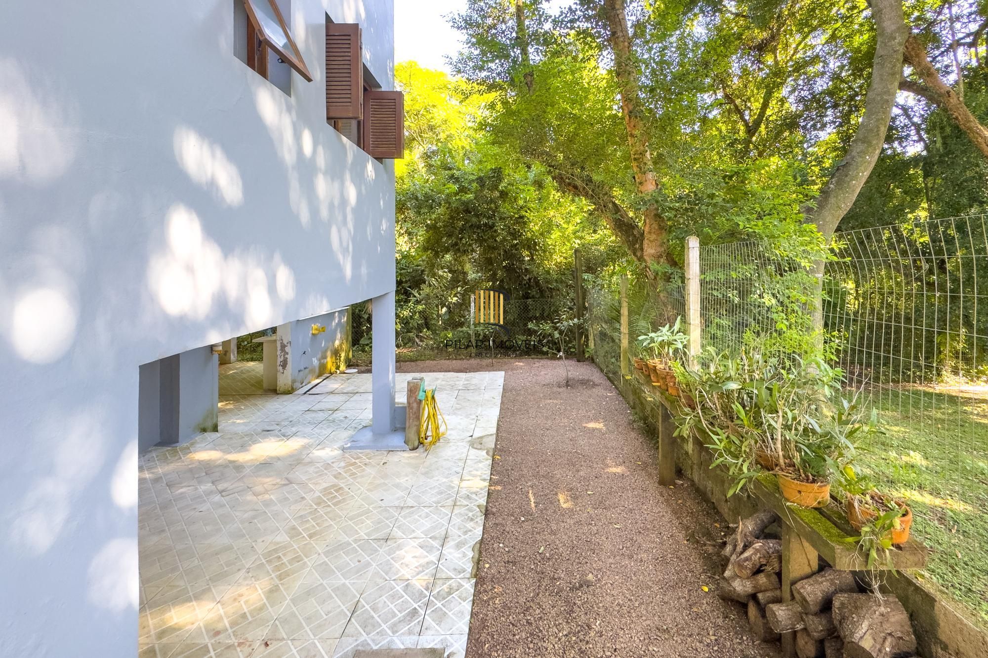 Casa no Parque Knorr com 3 dormitórios e piscina aquecida