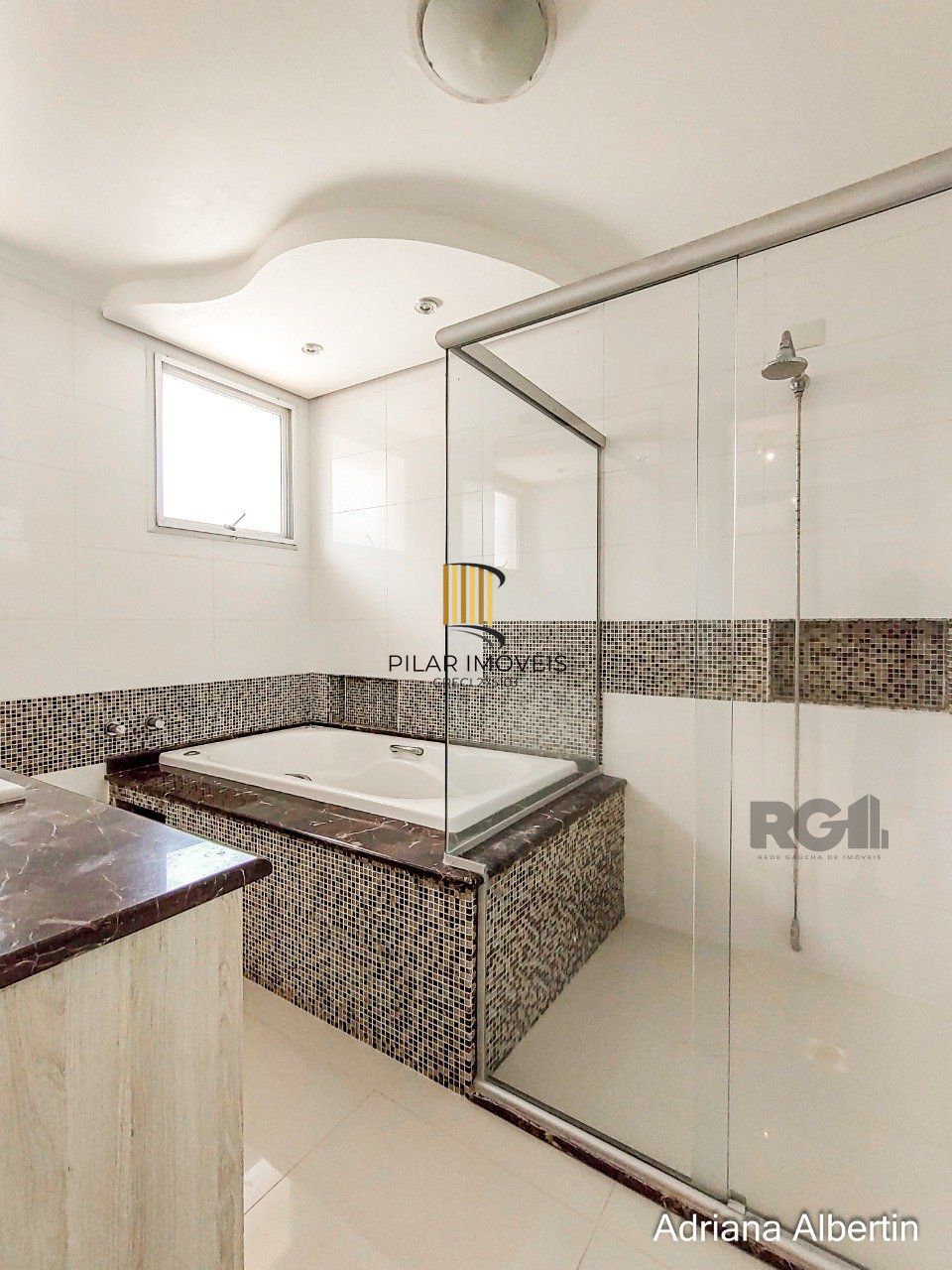 Casa 3 dormitórios no bairro Guarujá