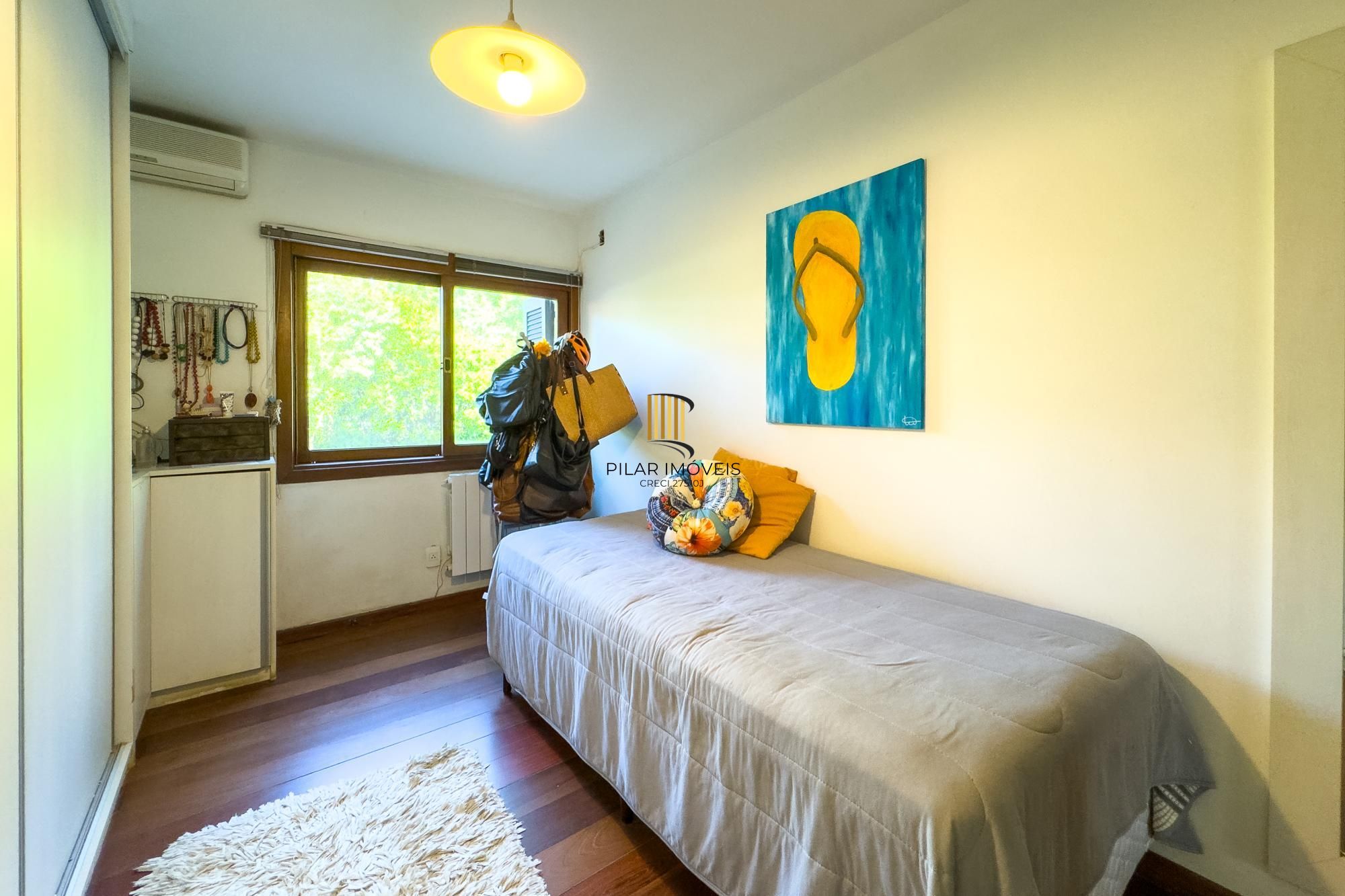 Casa no Parque Knorr com 3 dormitórios e piscina aquecida