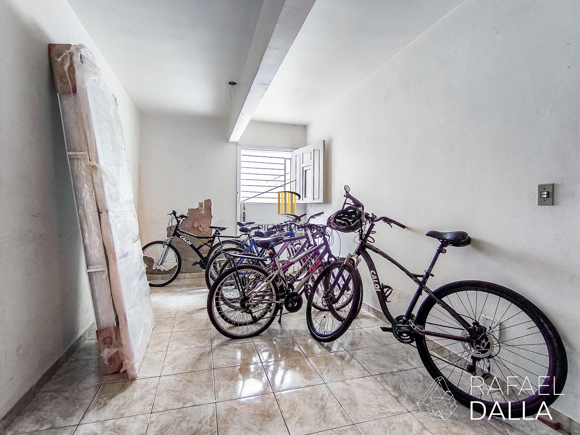 Na Rua Demétrio Ribeiro: apartamento de 1 dormitório reformado
