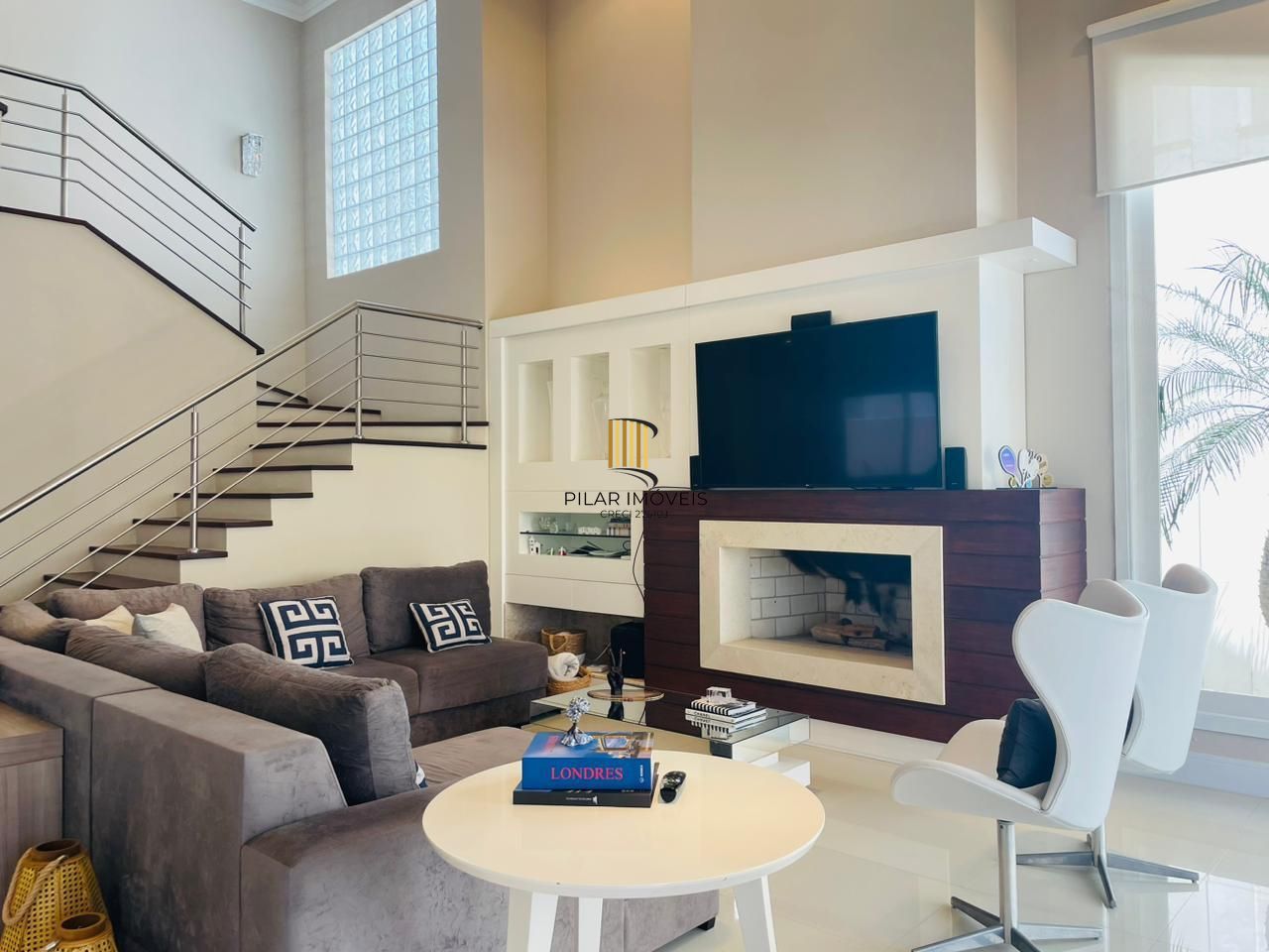 Casa de Condomínio 5 dormitórios no bairro Maristela