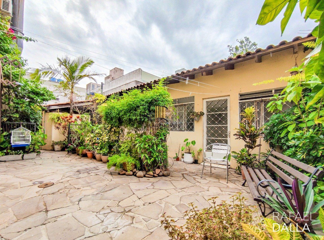 Casa 3 dormitórios no bairro Santana