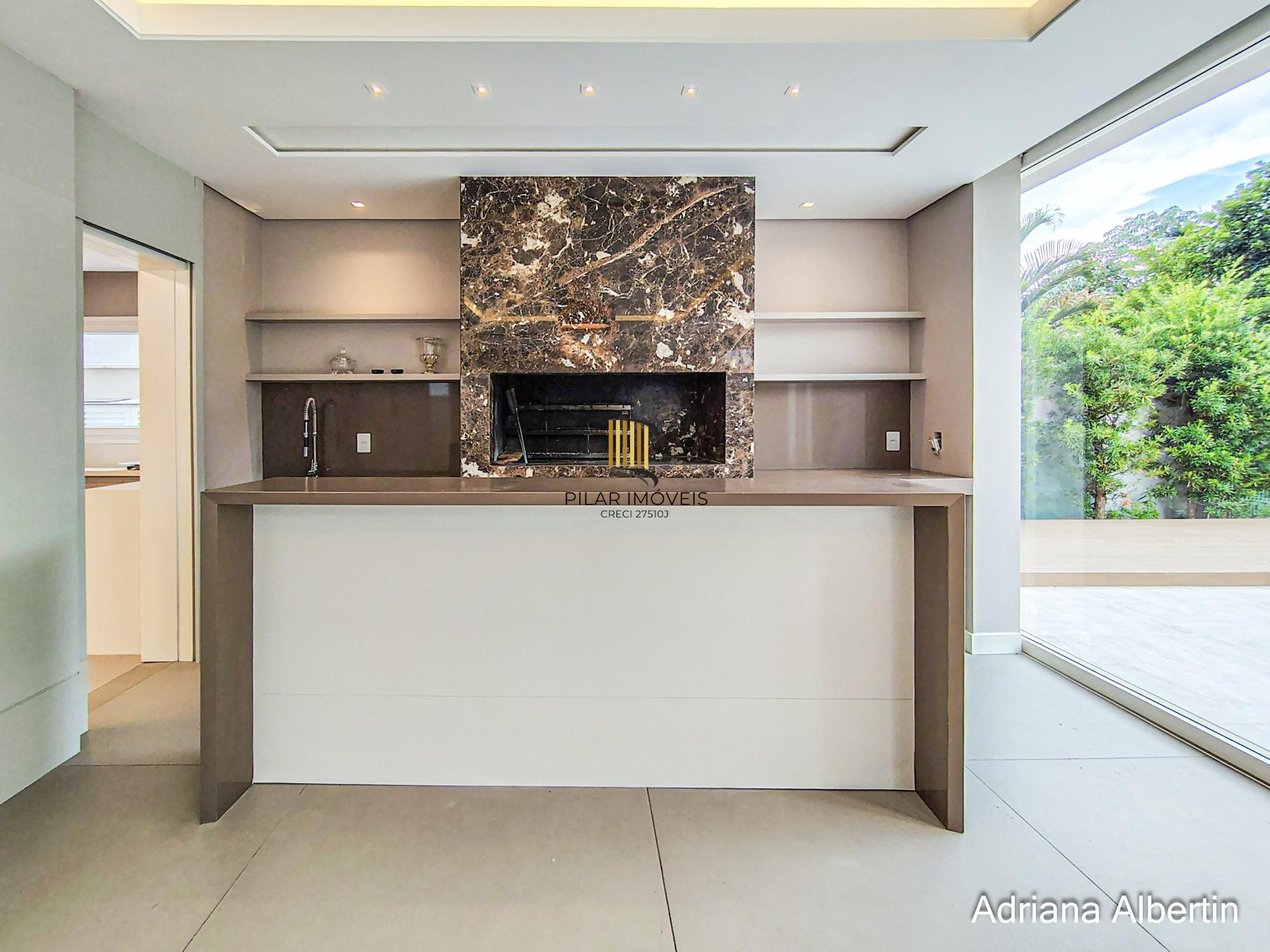 Casa com 400m² e 4 suítes