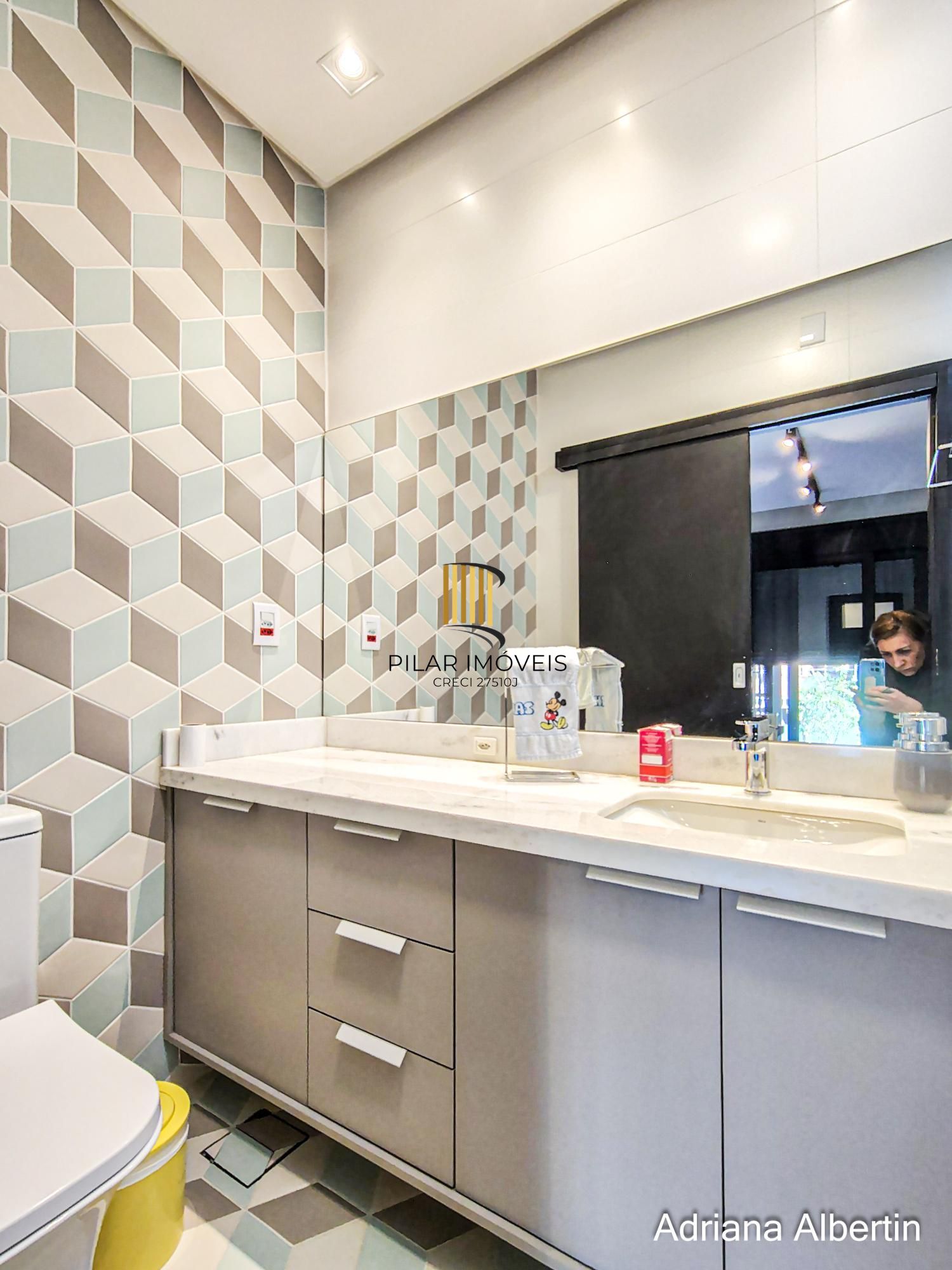 Casa de Condomínio 3 dormitórios no bairro Alphaville