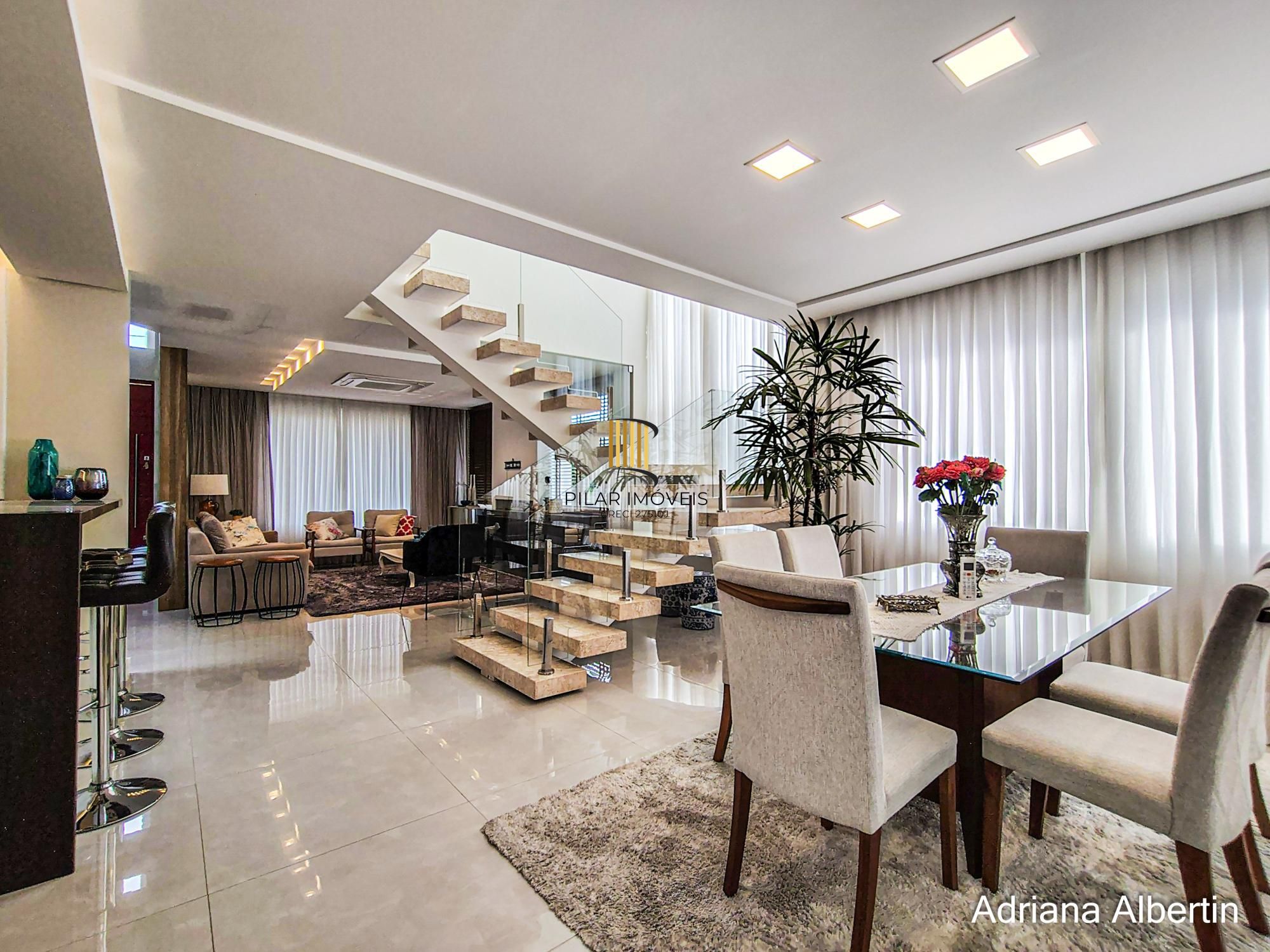 ALPHAVILLE PORTO ALEGRE | CASA COM FUNDOS PARA APP E ÁREA EXTERNA COMPLETA