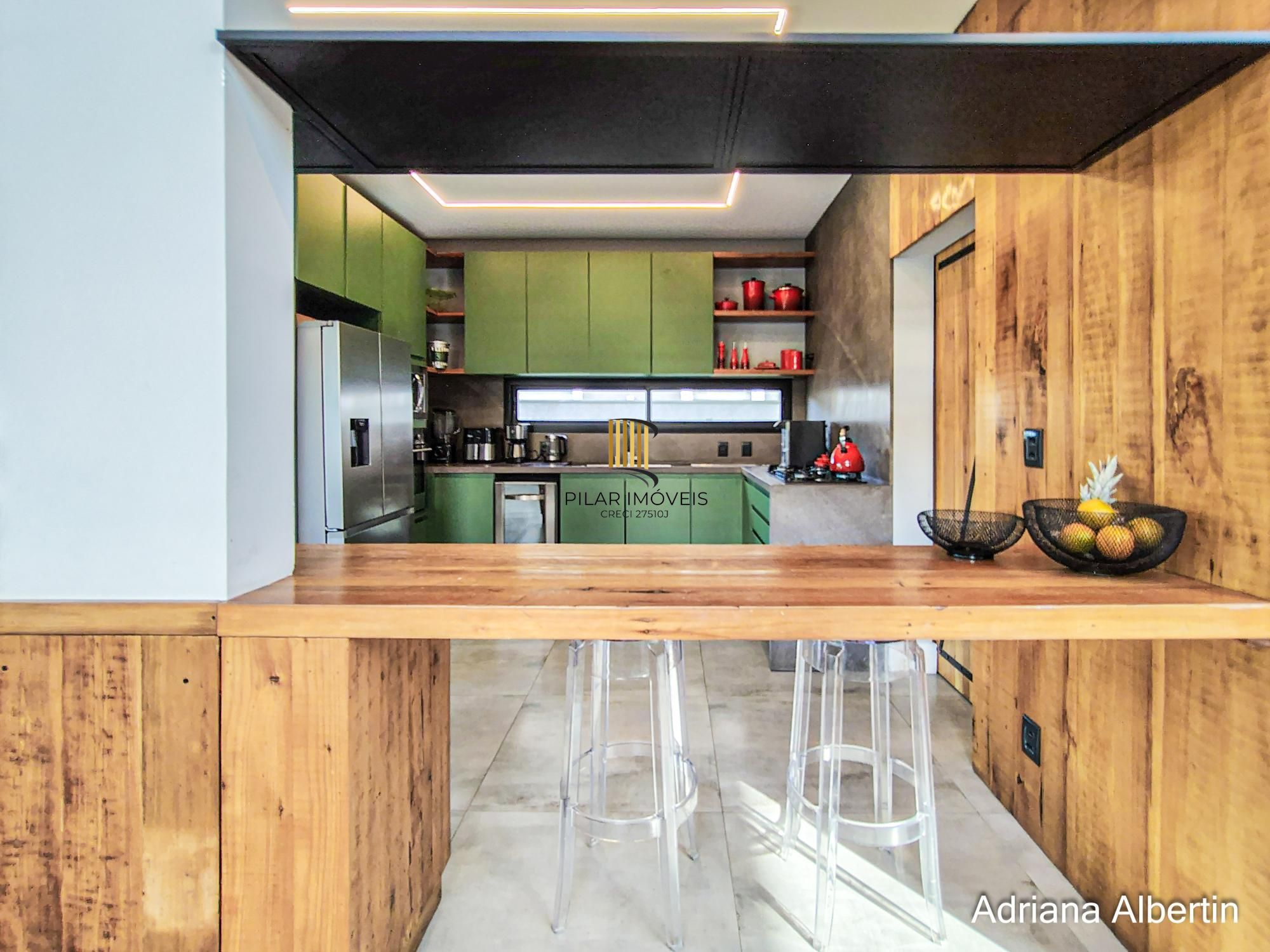 Casa em condomínio na Estrada das Três Meninas com 3 suítes