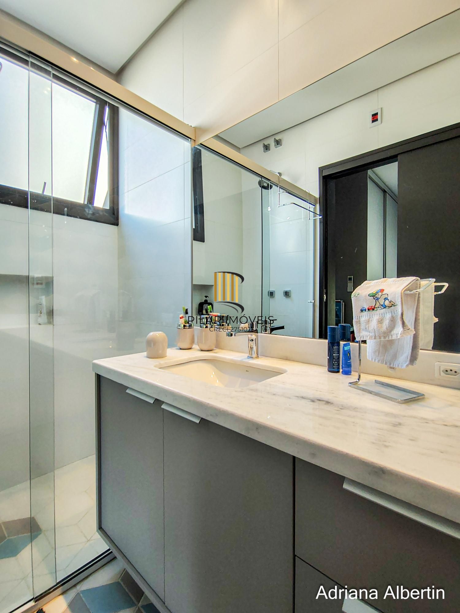 Casa de Condomínio 3 dormitórios no bairro Alphaville