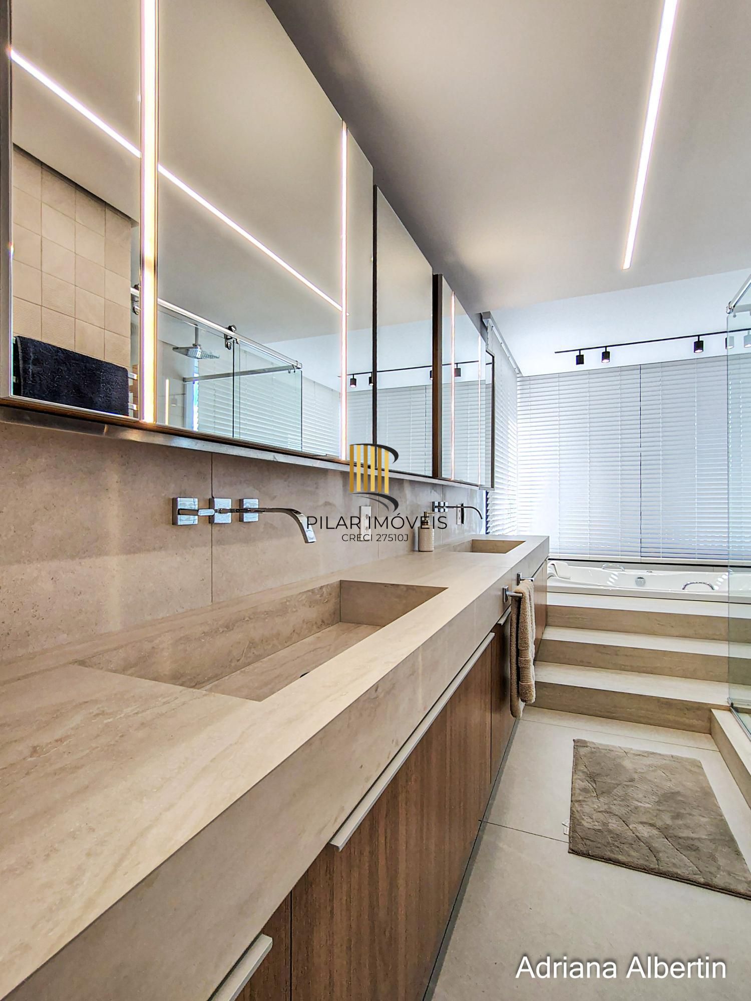 Casa com 4 suítes e escritório - Alphaville Porto Alegre