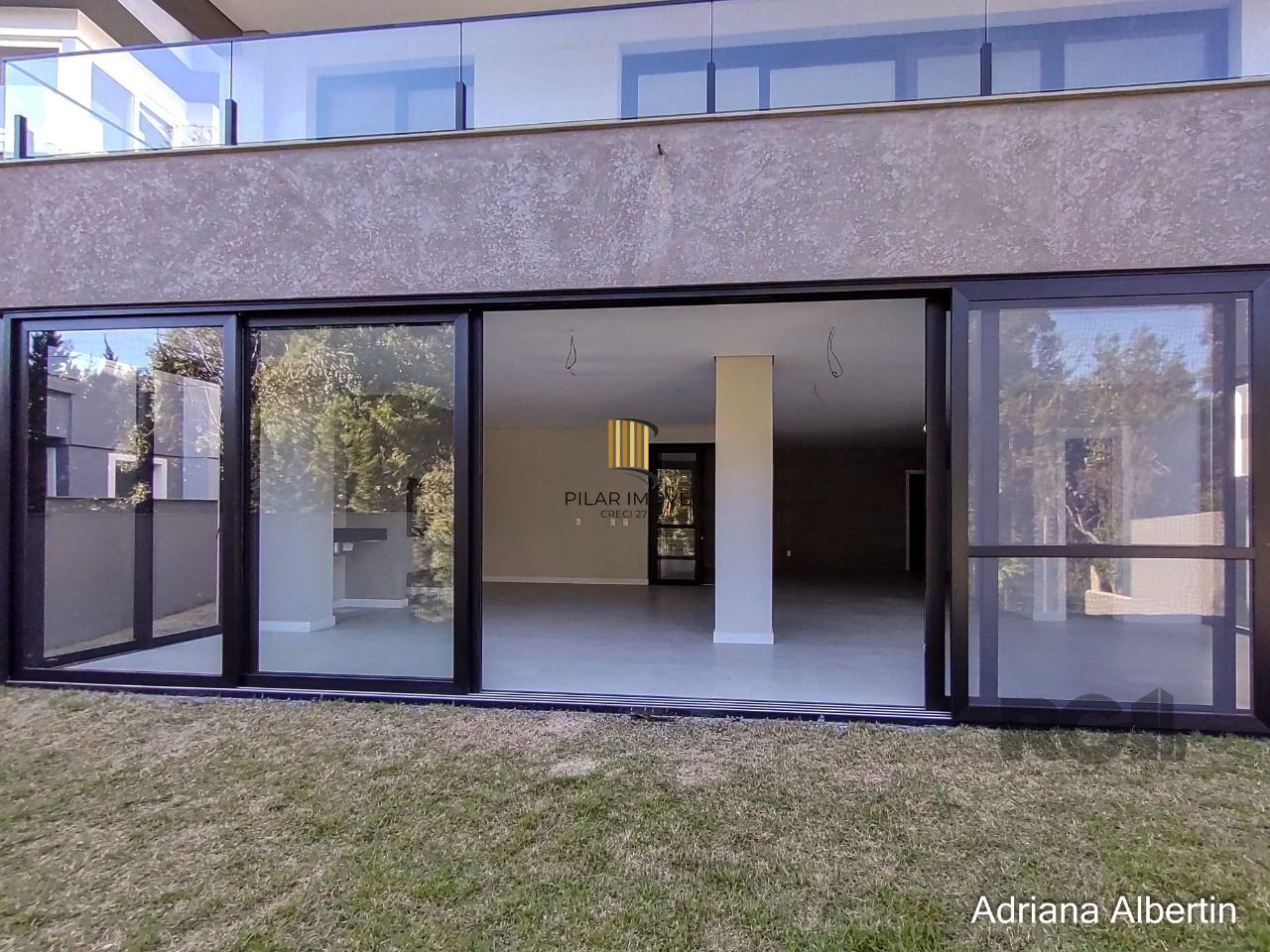 Casa Condominio para Venda - 349m², 3 dormitórios, sendo 3 suites, 2 vagas - Alphaville
