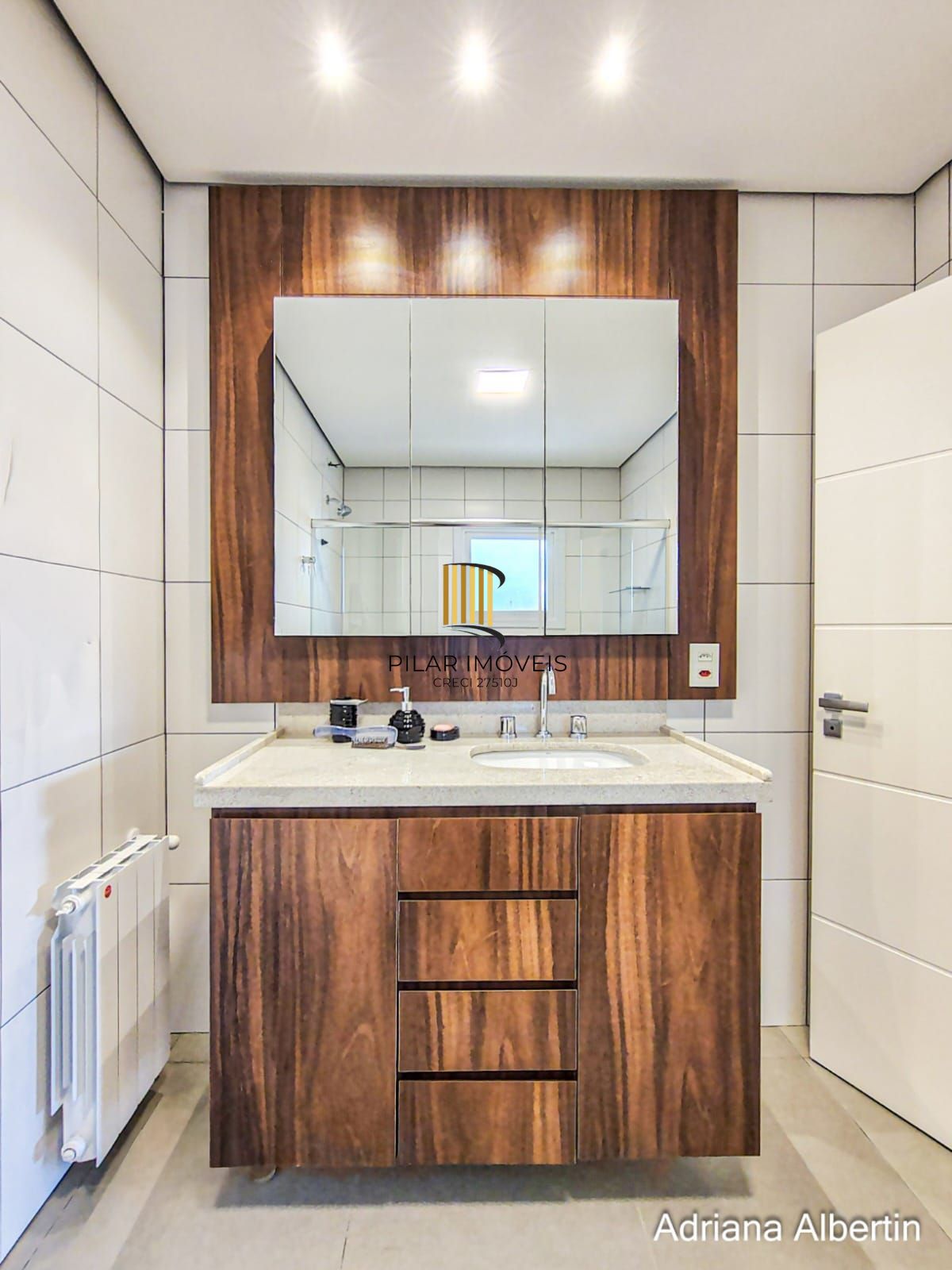 Casa com 660m² no Alphaville Porto Alegre para quem quer espaço, vista e personalidade — sem cair no padrão genérico