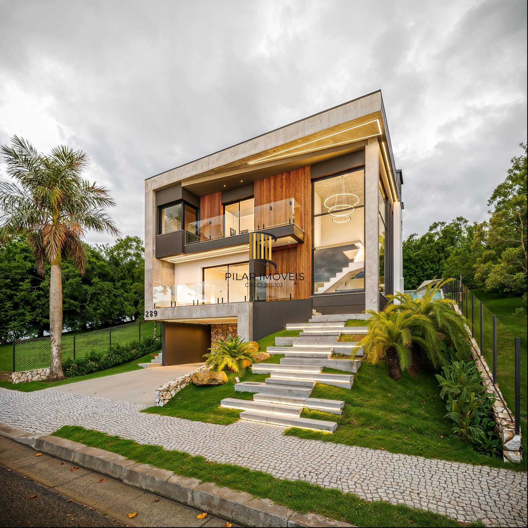 Casa em condomínio no Alphaville com 4 suítes e área gourmet