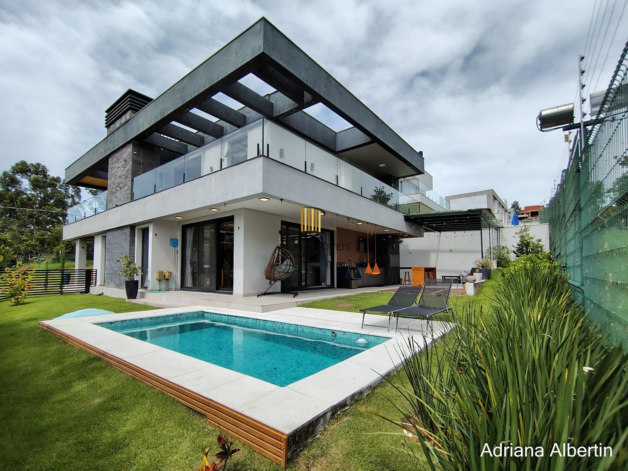 Residência Alto Padrão à Venda no Alphaville Porto Alegre – Toscana