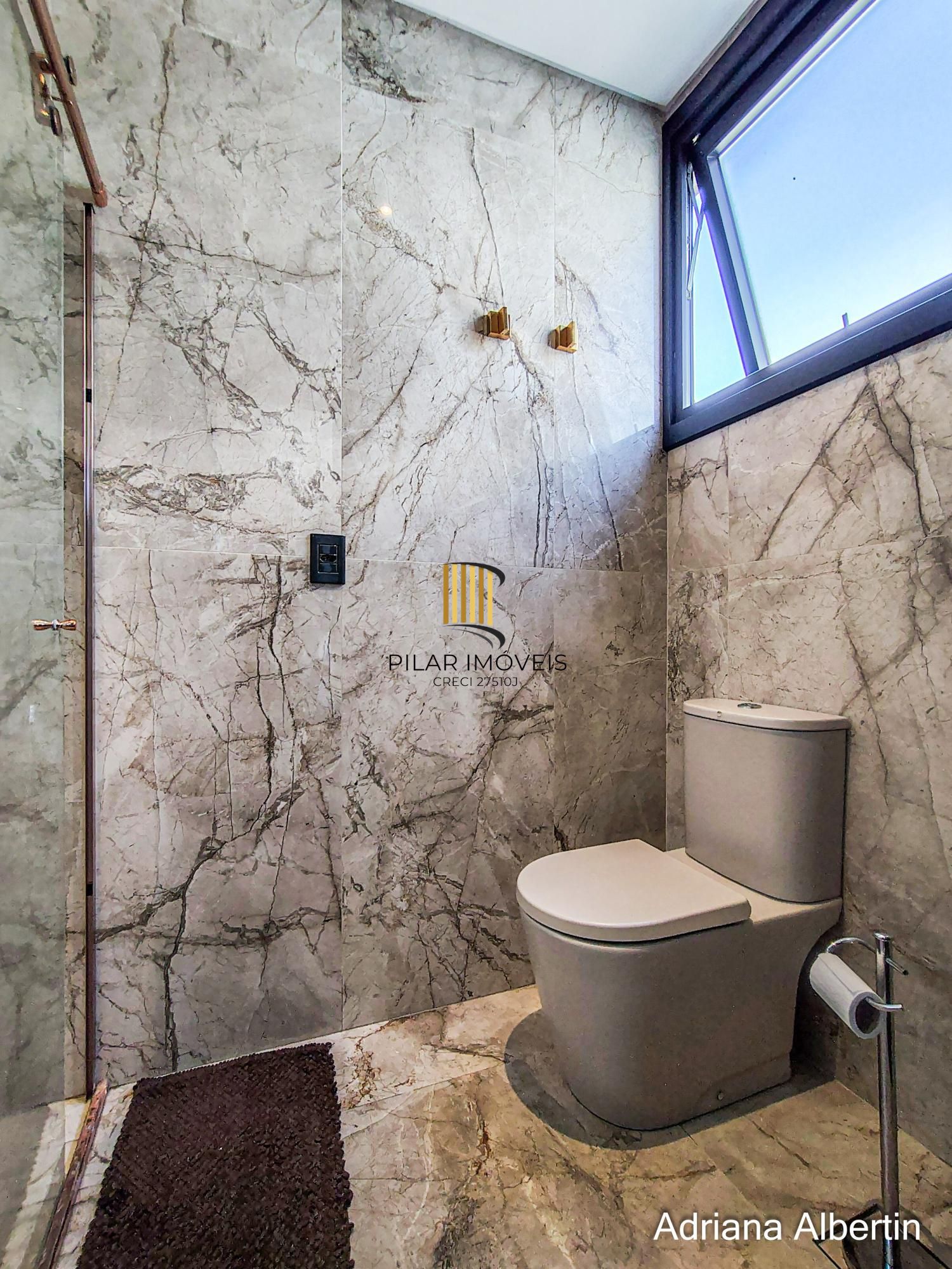 Casa de Condomínio 3 dormitórios no bairro Alphaville