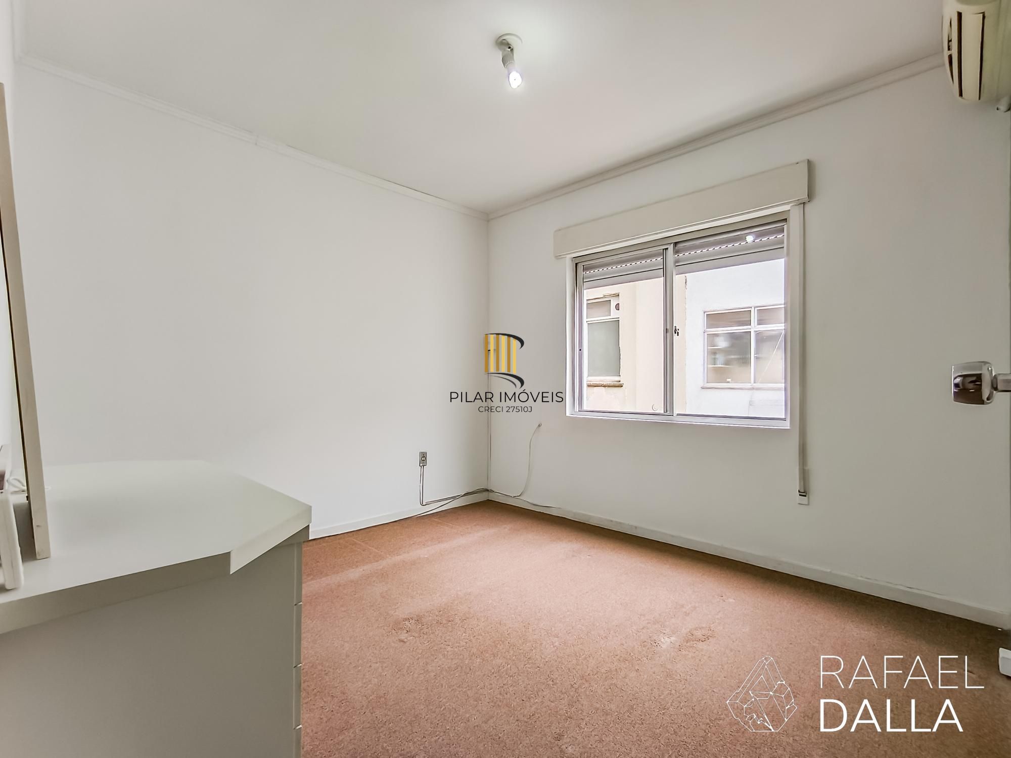 Na Rua Demétrio Ribeiro: apartamento de 1 dormitório reformado