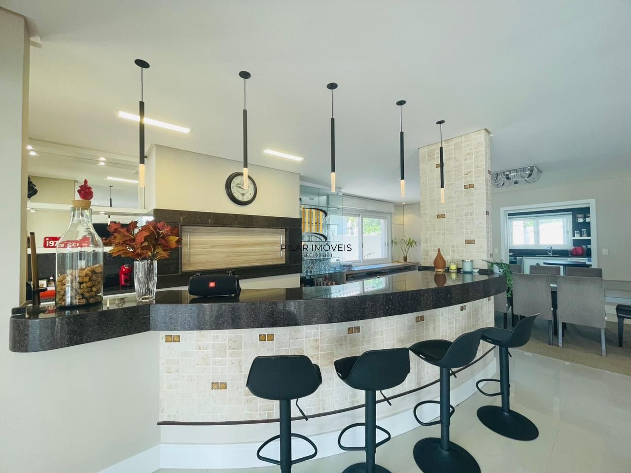 Casa de Condomínio 5 dormitórios no bairro Maristela