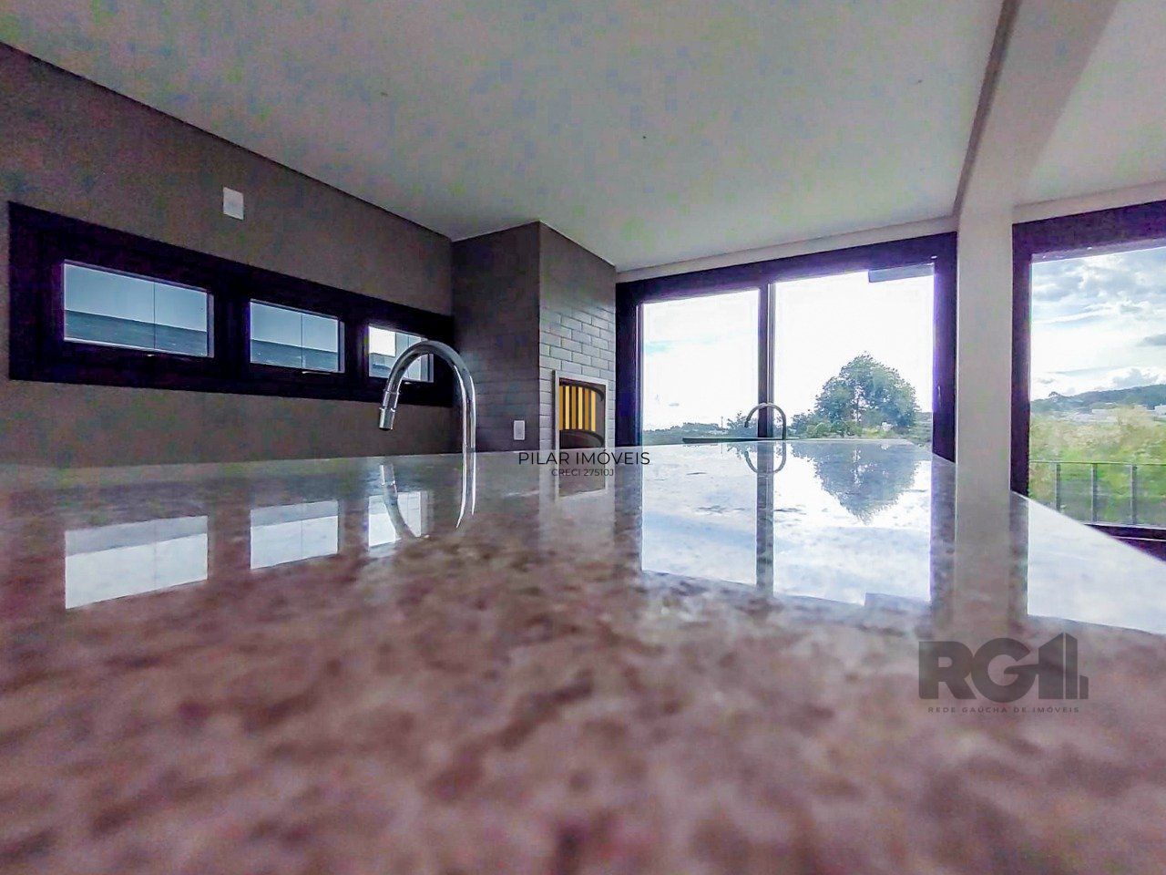 Casa Condominio para Venda - 280m², 3 dormitórios, sendo 3 suites, 2 vagas - Alphaville