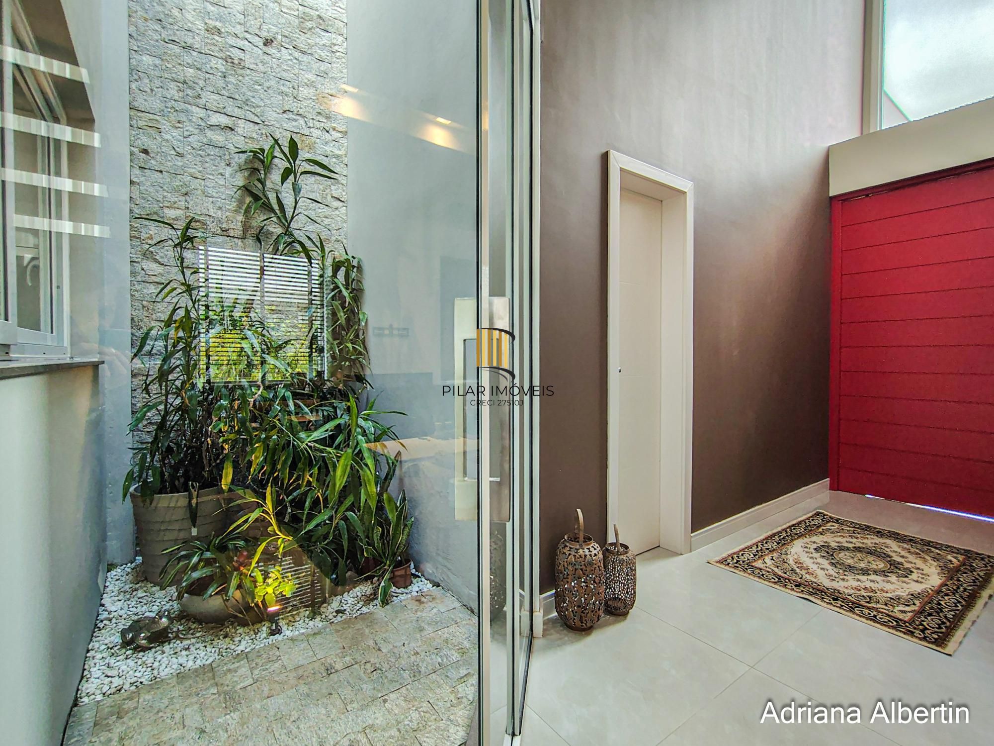 ALPHAVILLE PORTO ALEGRE | CASA COM FUNDOS PARA APP E ÁREA EXTERNA COMPLETA