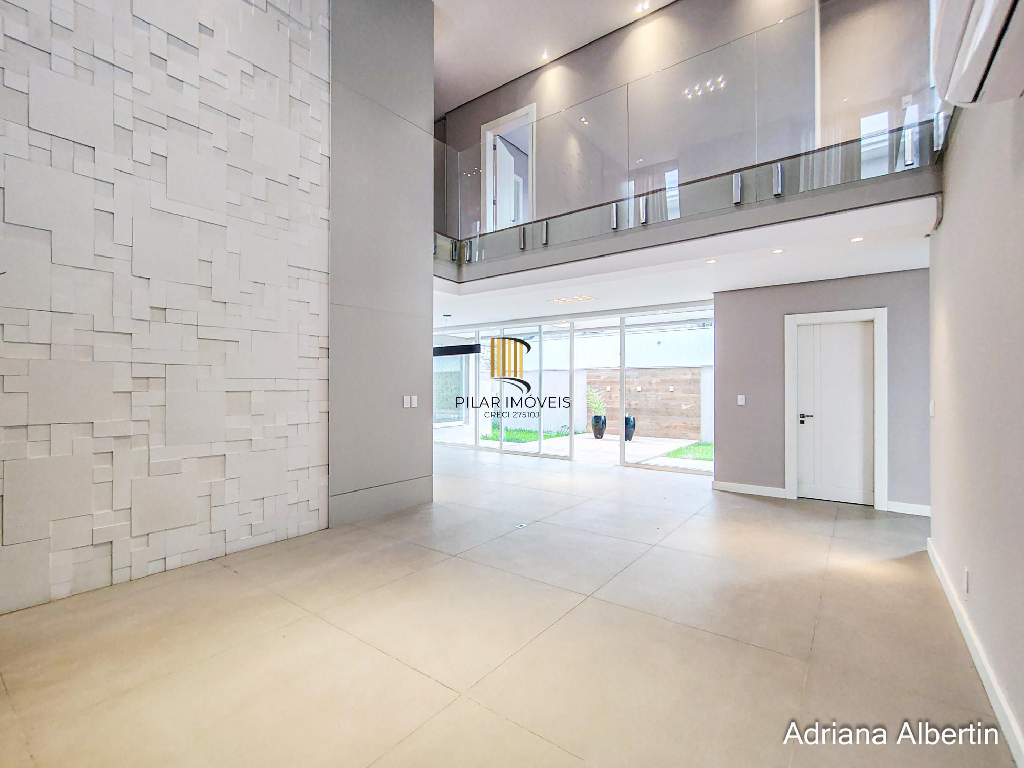 Casa com 400m² e 4 suítes