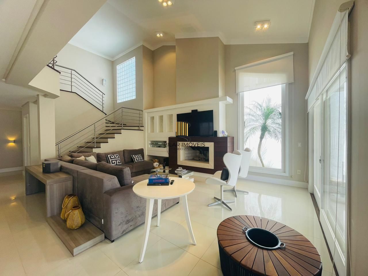 Casa de Condomínio 5 dormitórios no bairro Maristela