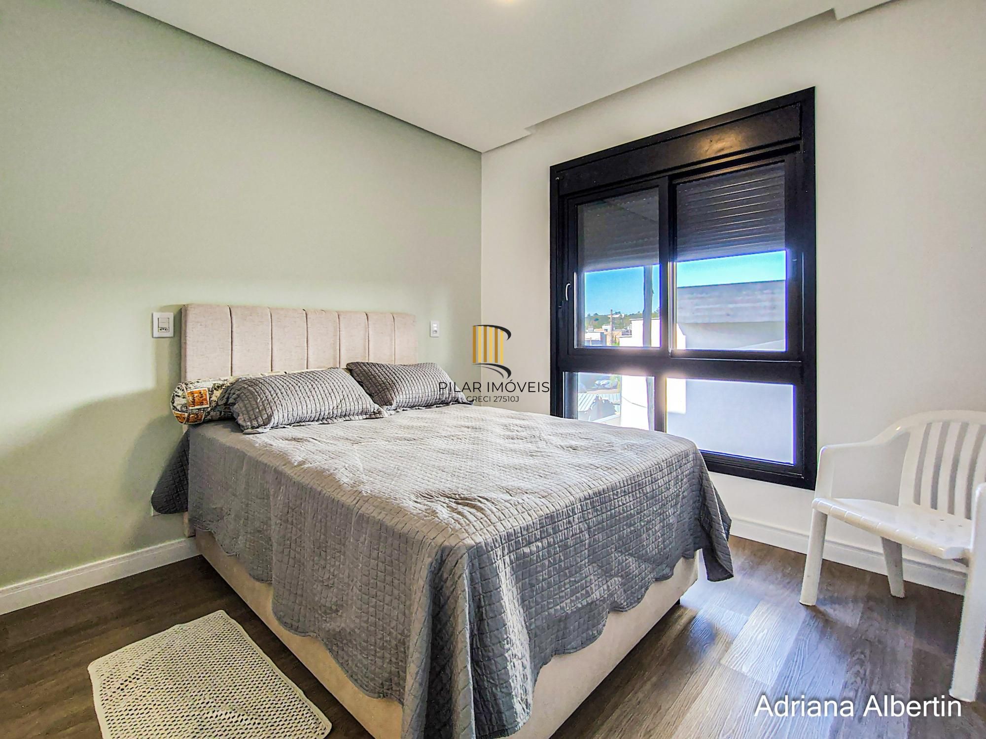 Casa com 345m², piscina e vista para o Guaiba