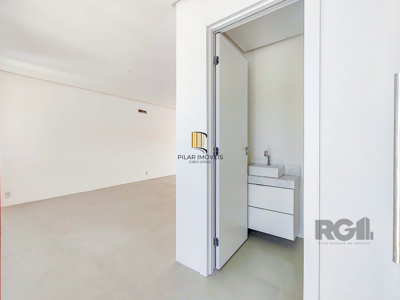 Casa Condominio 3 Dormitório(s) Bairro Campo Novo