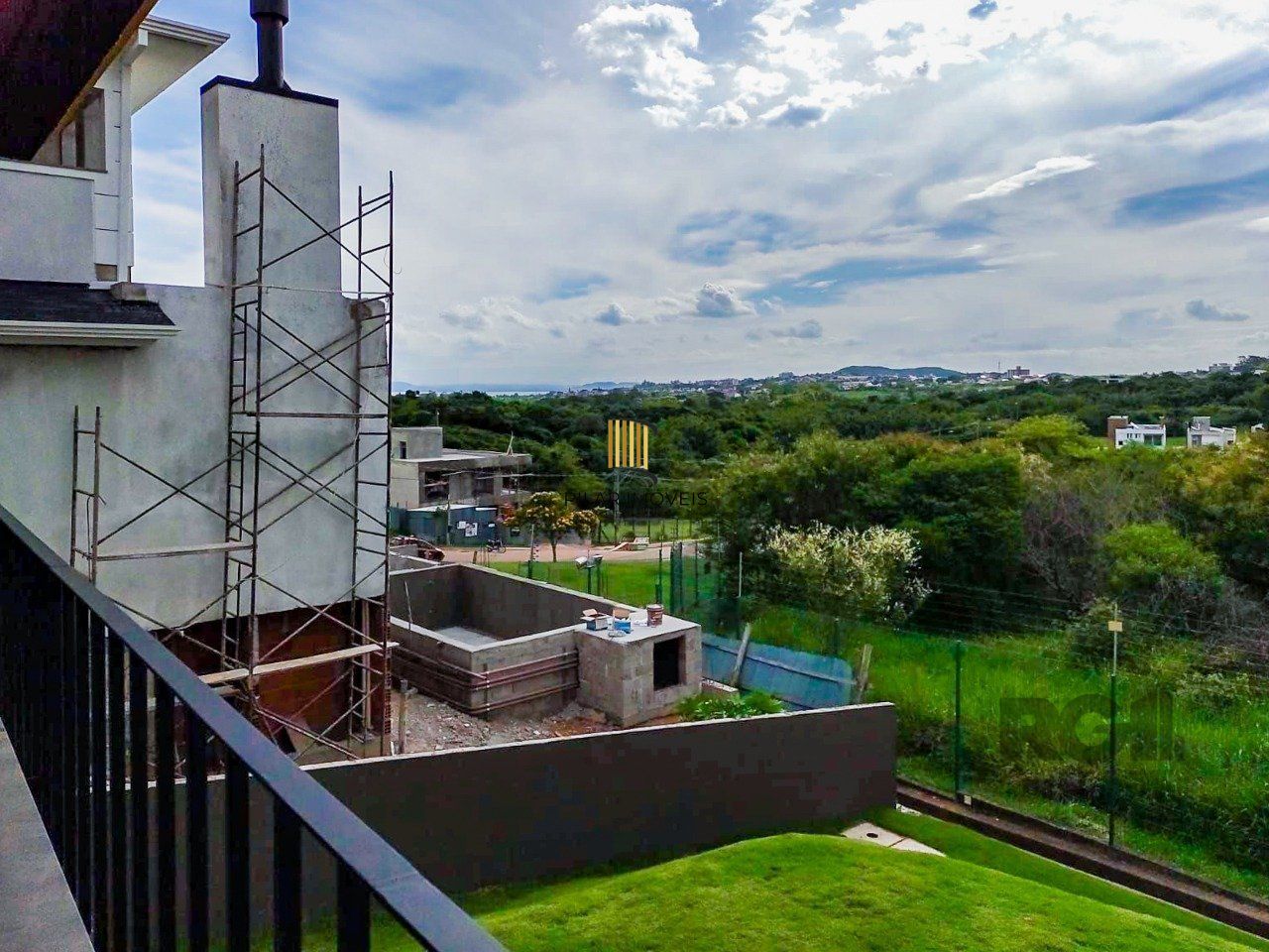 Casa Condominio para Venda - 280m², 3 dormitórios, sendo 3 suites, 2 vagas - Alphaville